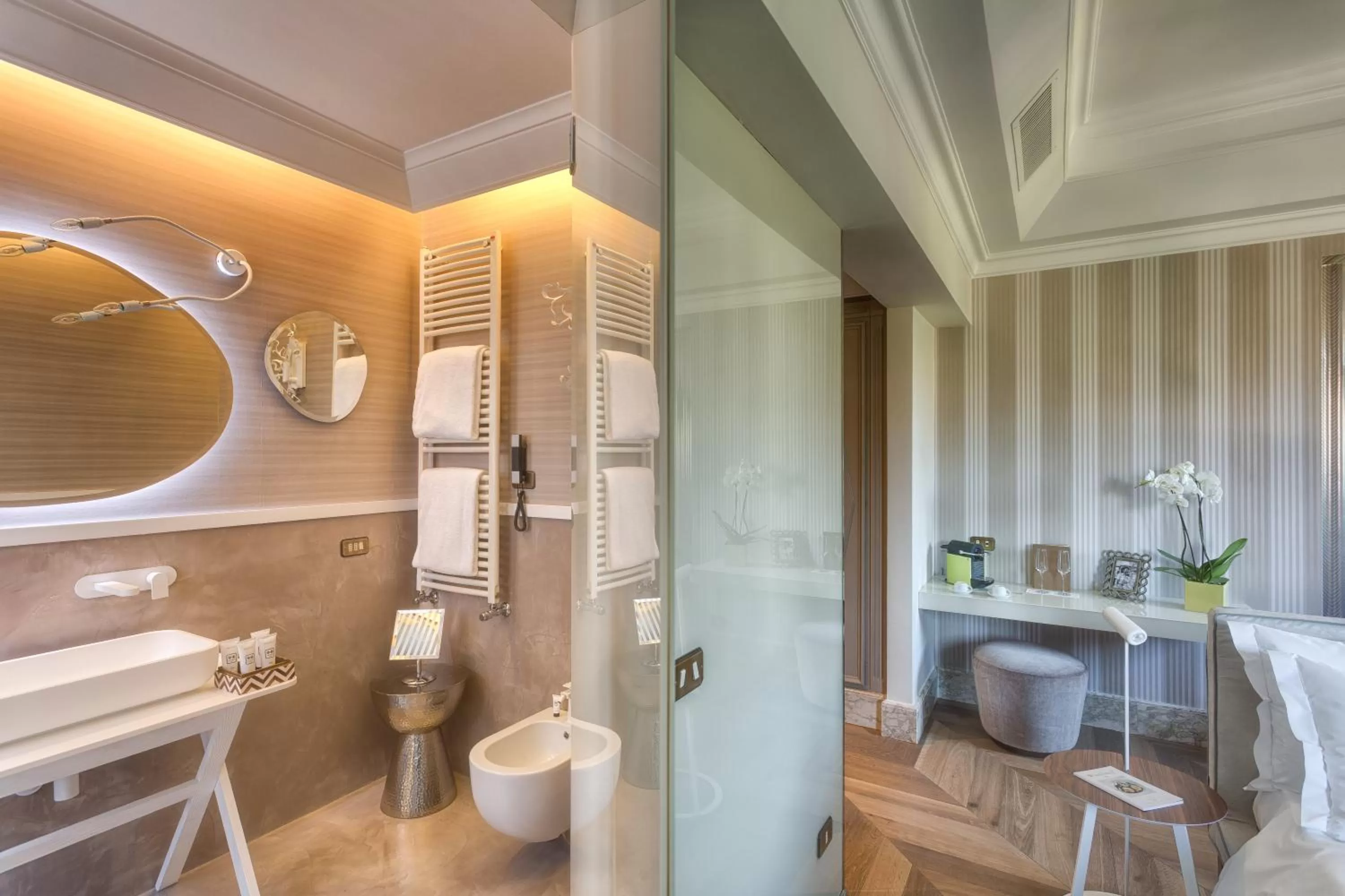 Bathroom in Hotel Palazzo Manfredi – Small Luxury Hotels of the World