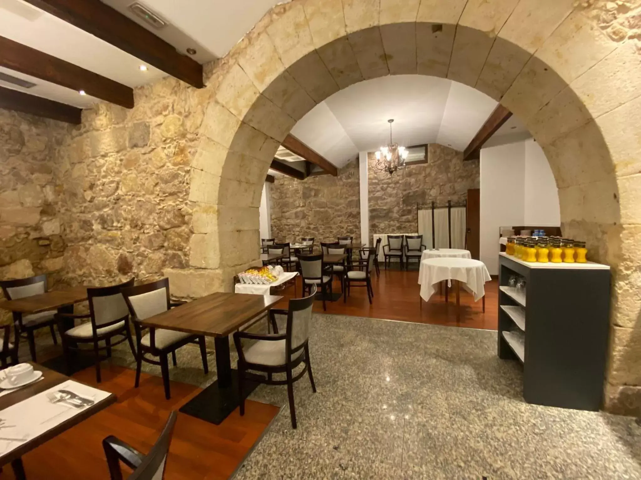 Restaurant/Places to Eat in Hotel Rua Salamanca