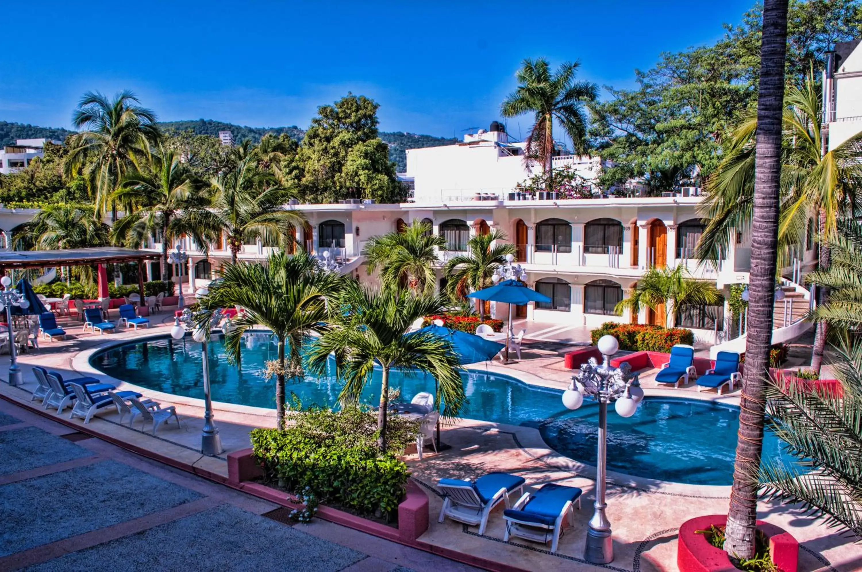 Swimming pool in Hotel Costa Azul