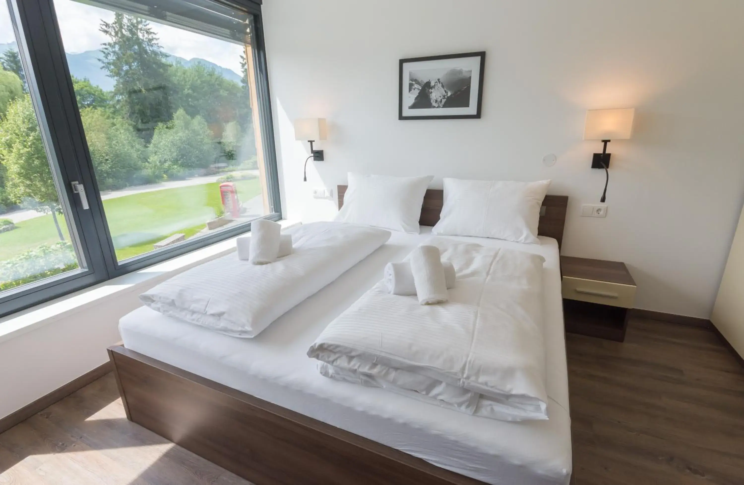 Bedroom, Bed in Schonblick