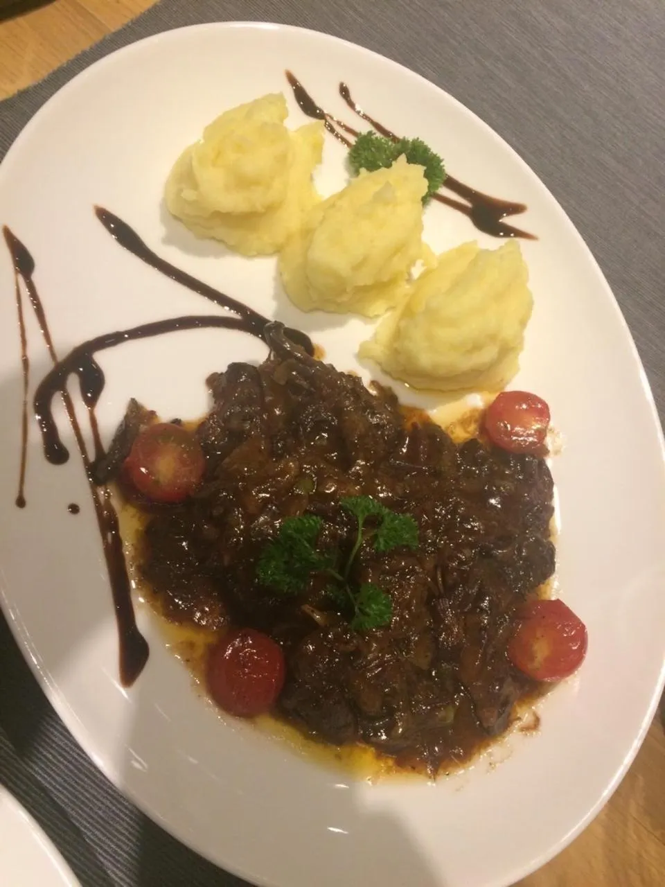 Food in All Seasons Residence Design Hotel - Free parking