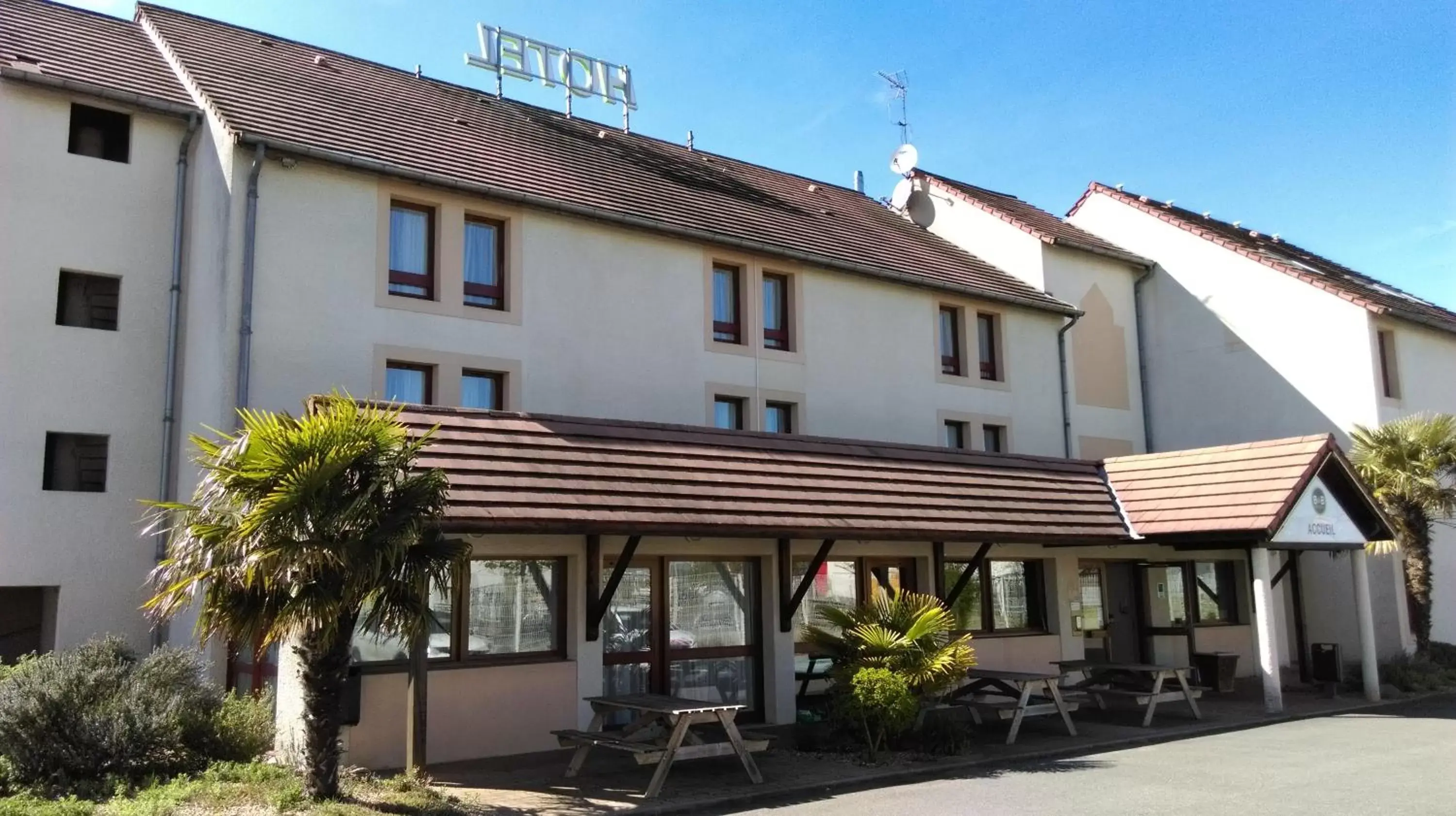 Balcony/Terrace, Property Building in B&B HOTEL Chatellerault