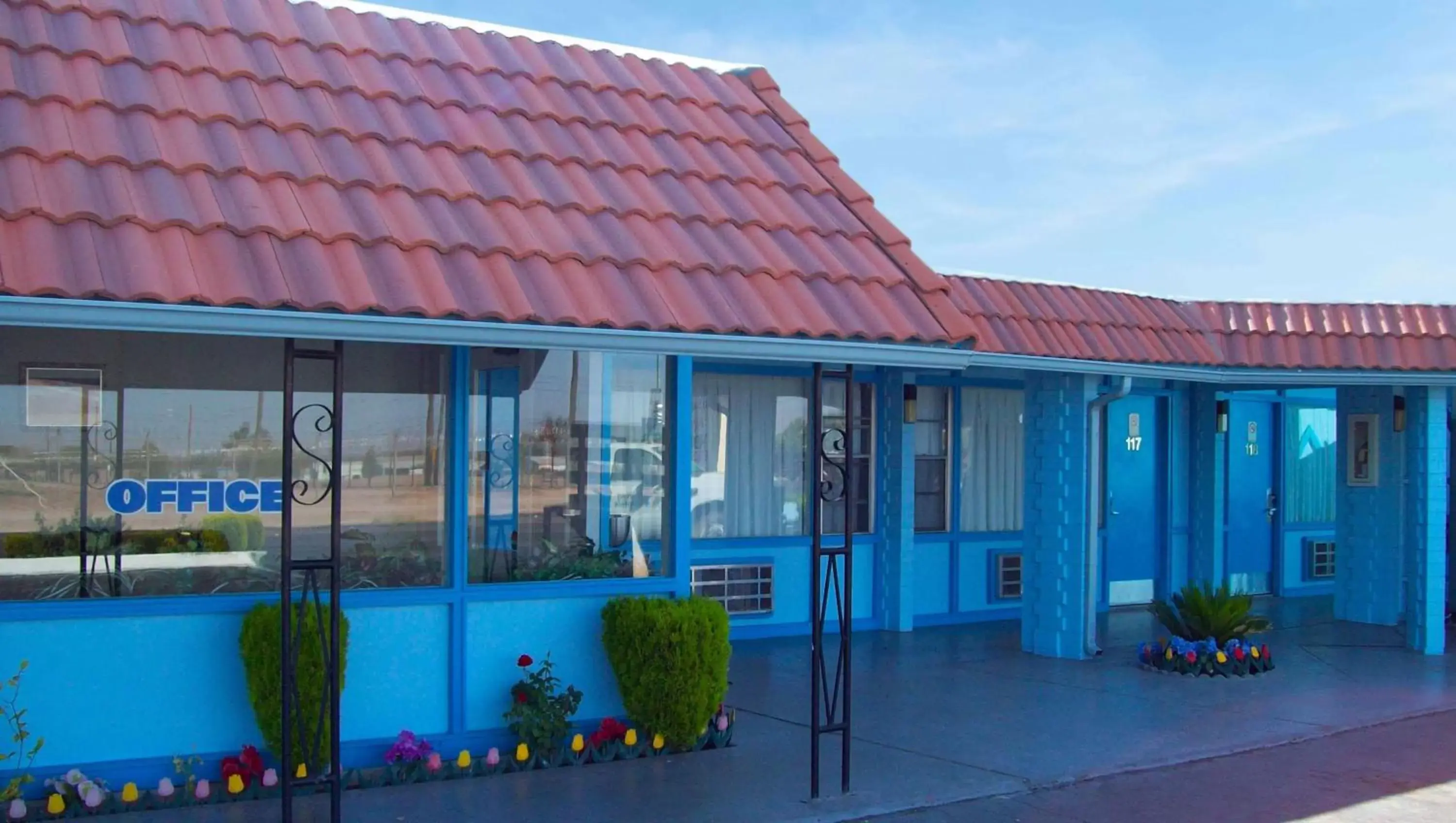 Facade/entrance in Blue Mist Motel Florence