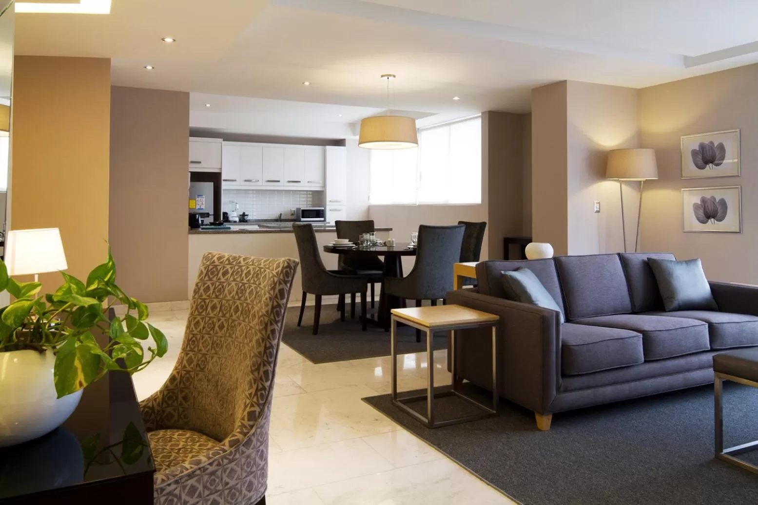 Living room in Pennsylvania Suites