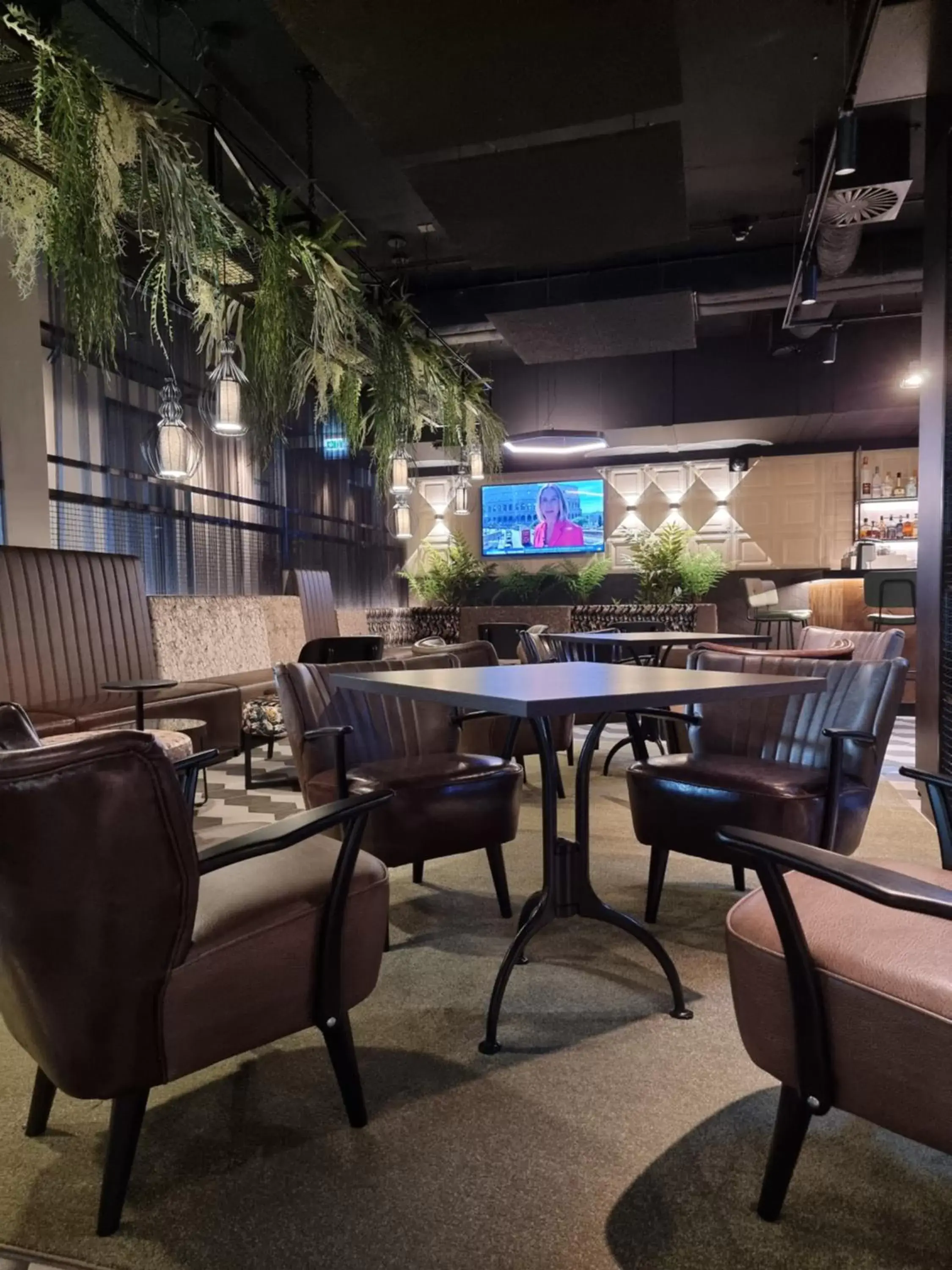 Restaurant/places to eat in FreshSuites & Bar Restaurant/places to eat in FreshSuites & Bar