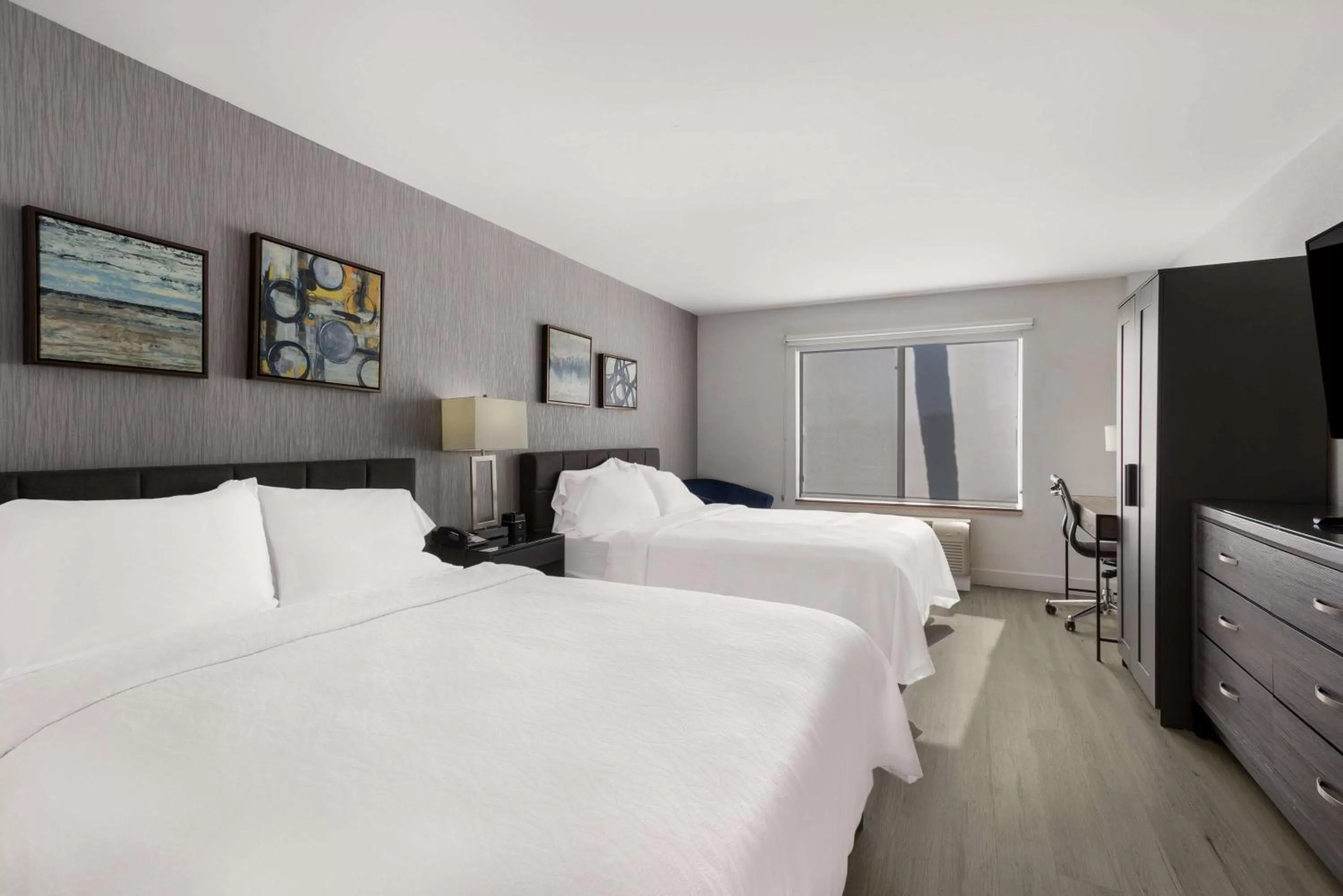 Bedroom, Bed in SureStay Plus Hotel by Best Western Scottsdale North
