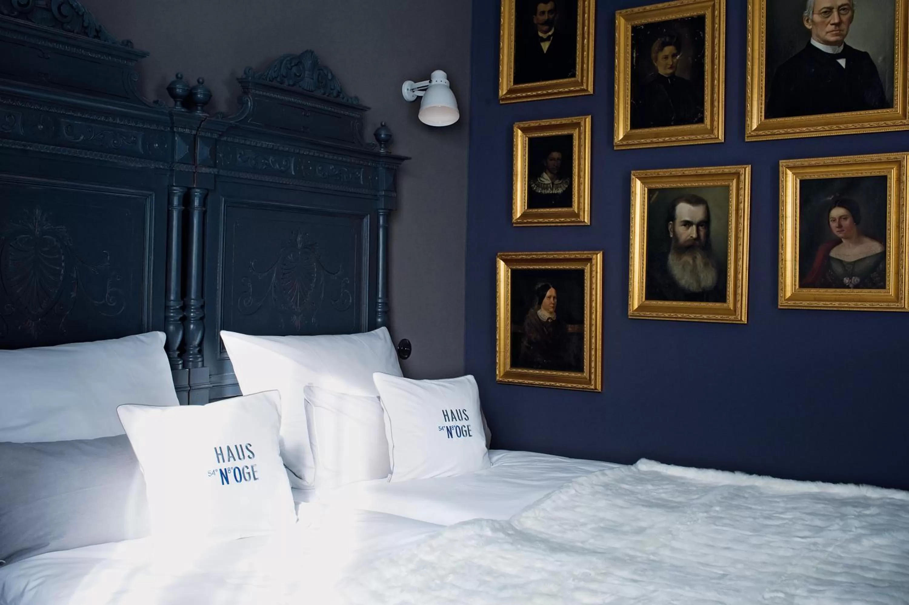 Photo of the whole room, Bed in Boutique Hotel Haus Noge Sylt - Kapitaenshaus strandnah