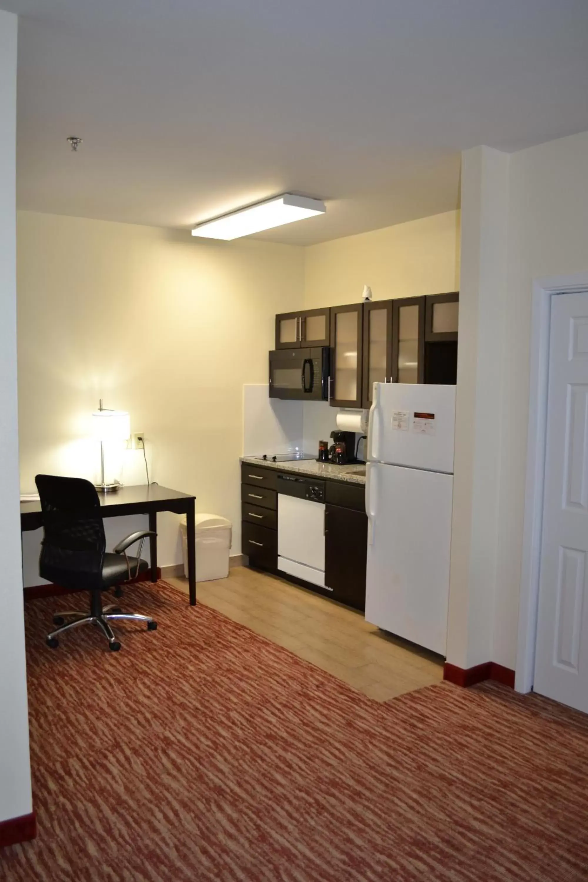 Kitchen or kitchenette, Kitchen/Kitchenette in Hawthorn Suites Irving DFW South