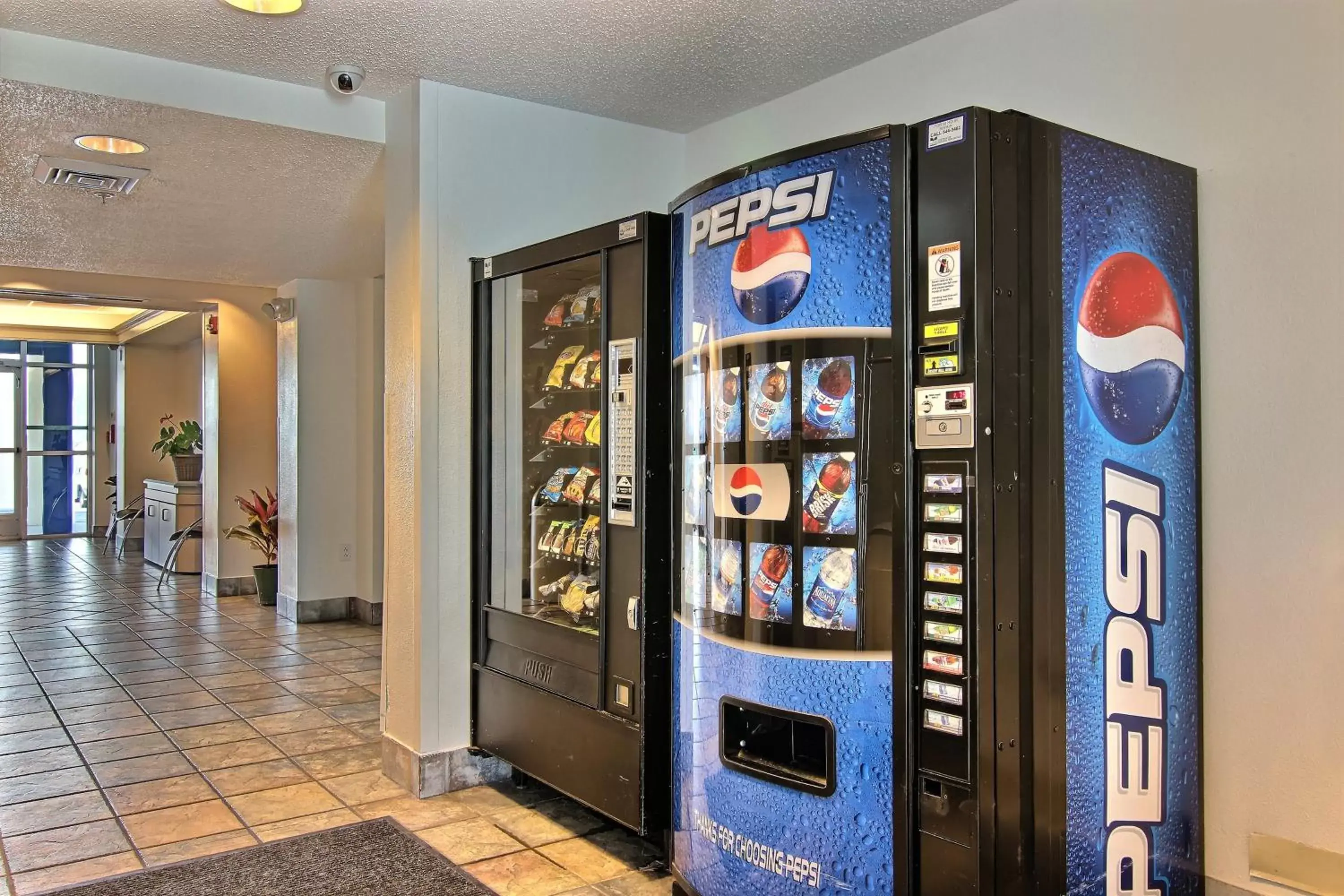 Food and drinks, Supermarket/Shops in Motel 6-Albuquerque, NM - North