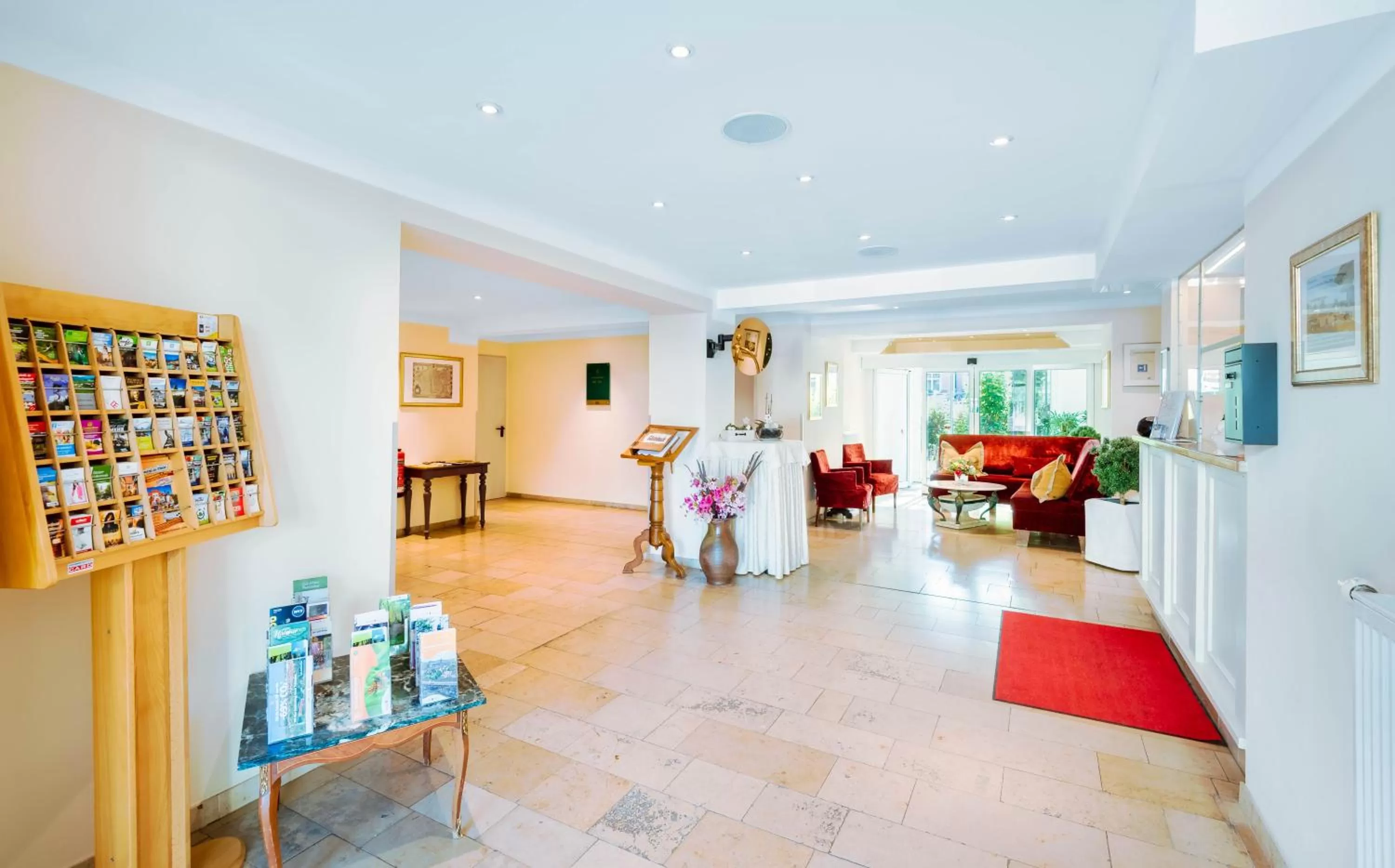 Lobby or reception in ALPHA HOTEL Hermann von Salza