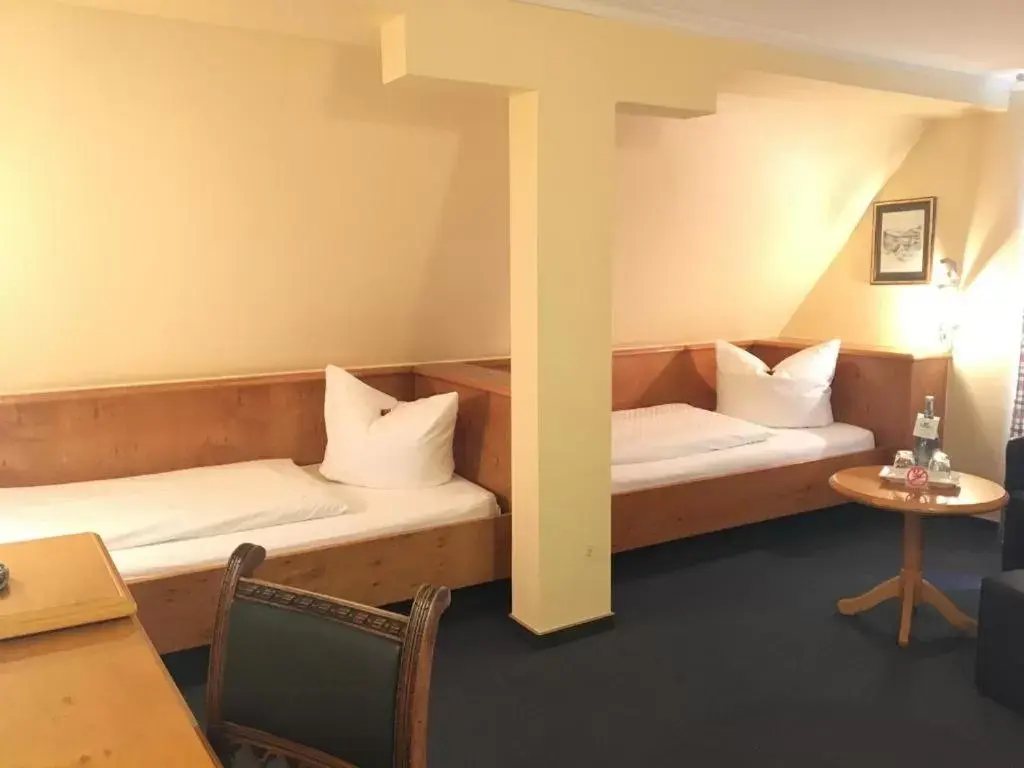 Standard Twin Room - single occupancy in Stadthotel Waldhorn Standard Twin Room - single occupancy in Stadthotel Waldhorn