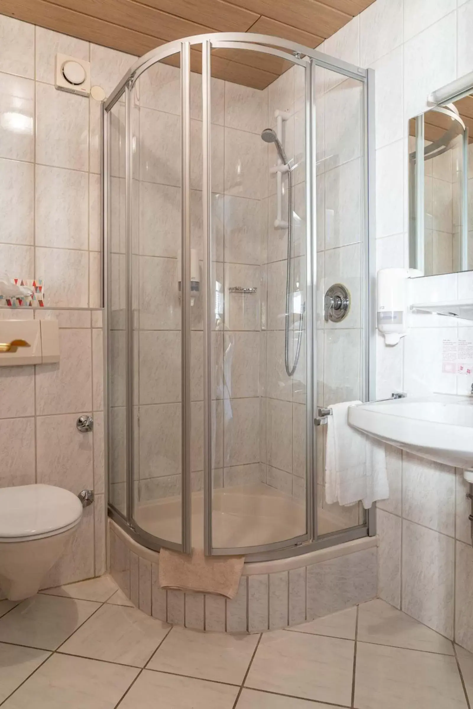 Shower, Bathroom in Hotel Garni Brunnthaler