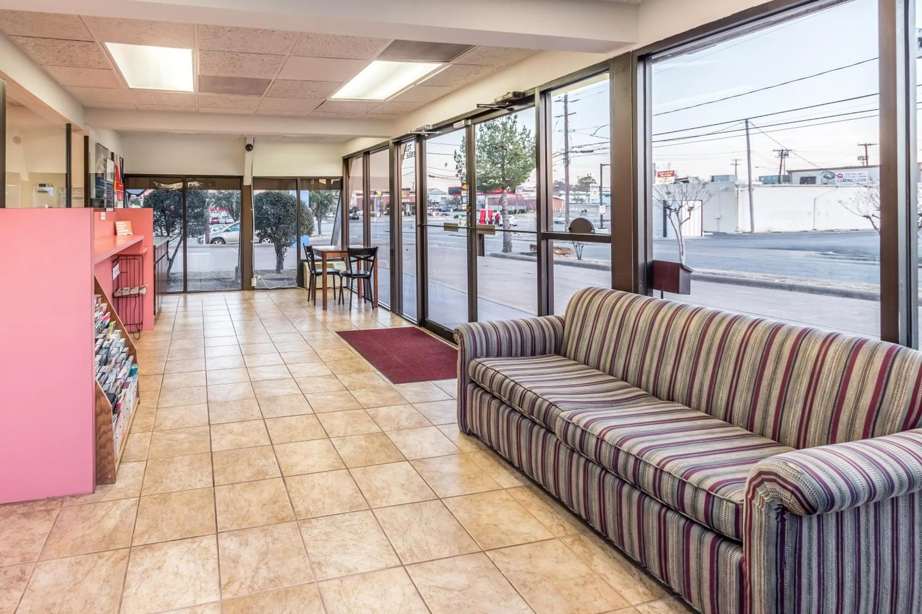Lobby or reception in Motel 6-Arlington, TX - UTA