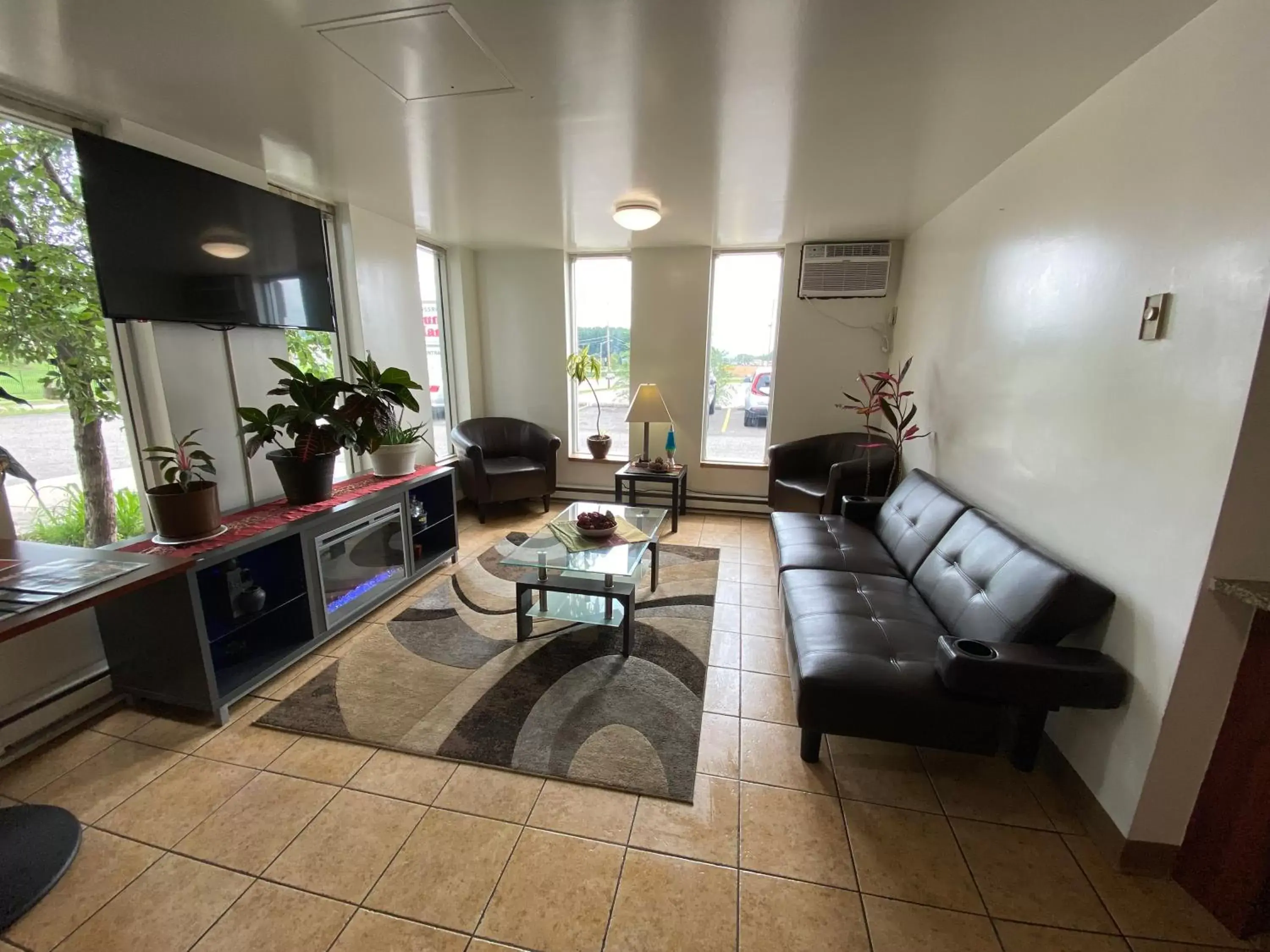 Lobby or reception, Seating Area in Reliance Inn