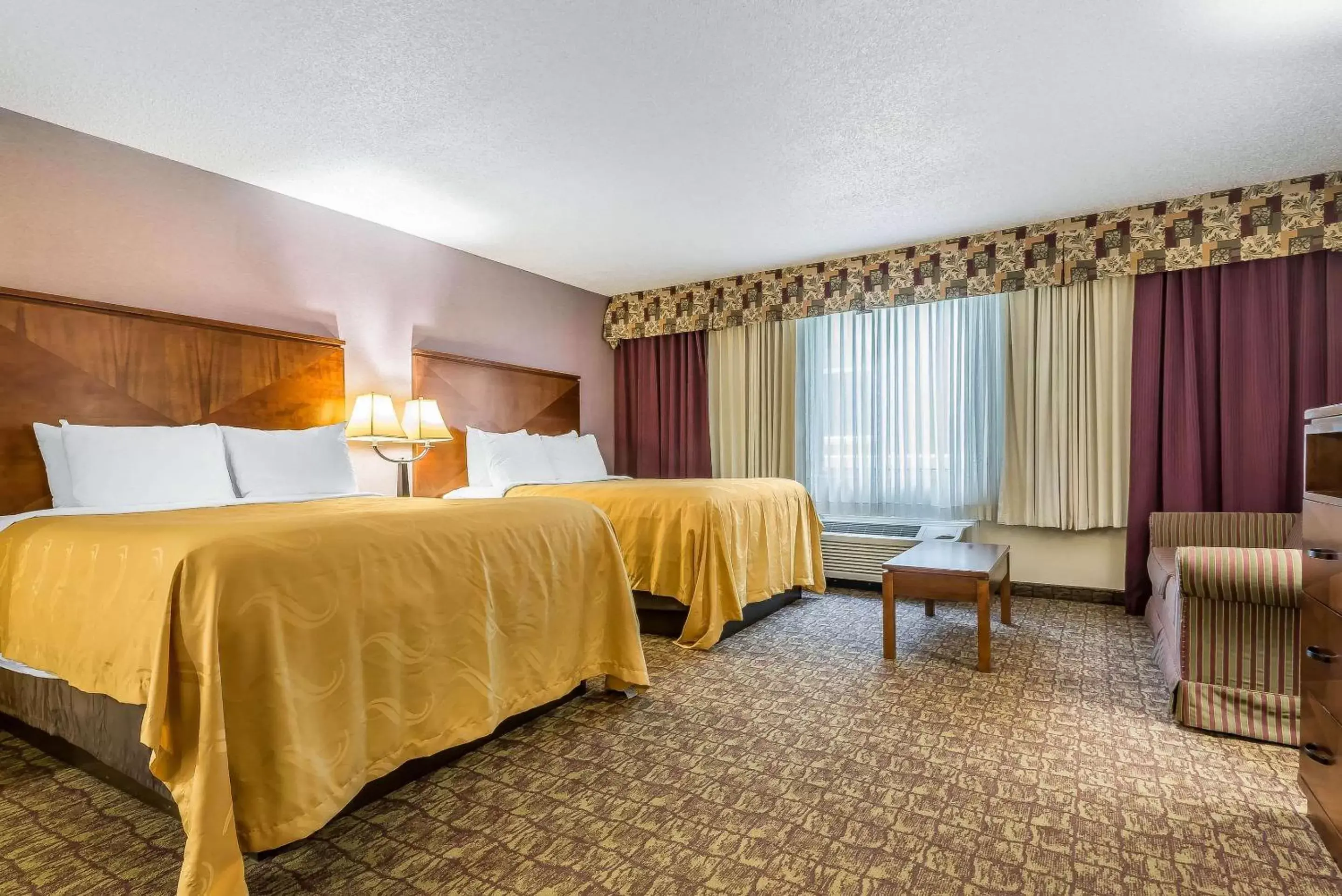 Photo of the whole room, Bed in Quality Inn Buffalo/Hamburg, NY