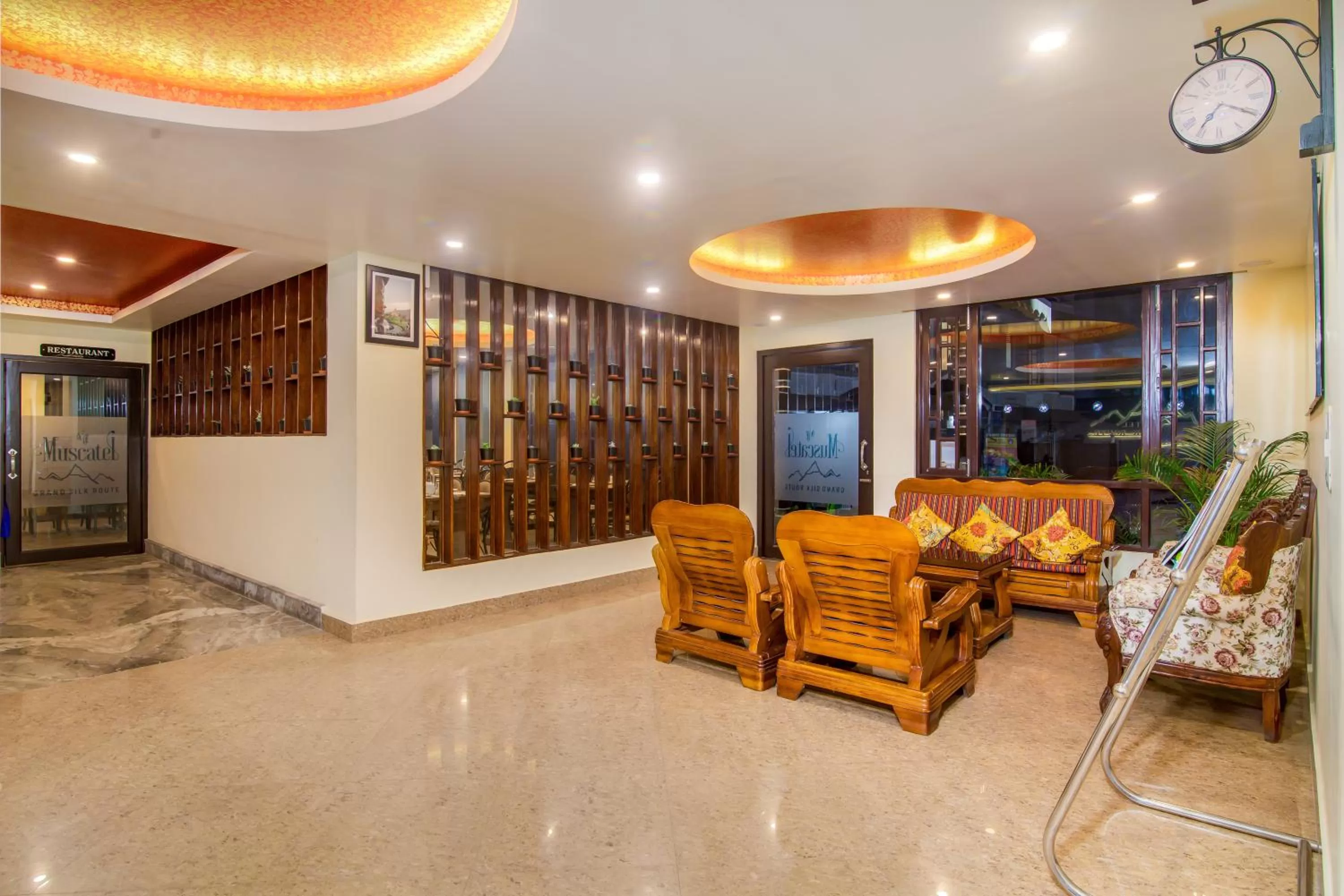 Lobby or reception in Muscatel Grand Silkroute - 300 Mts from MG Marg