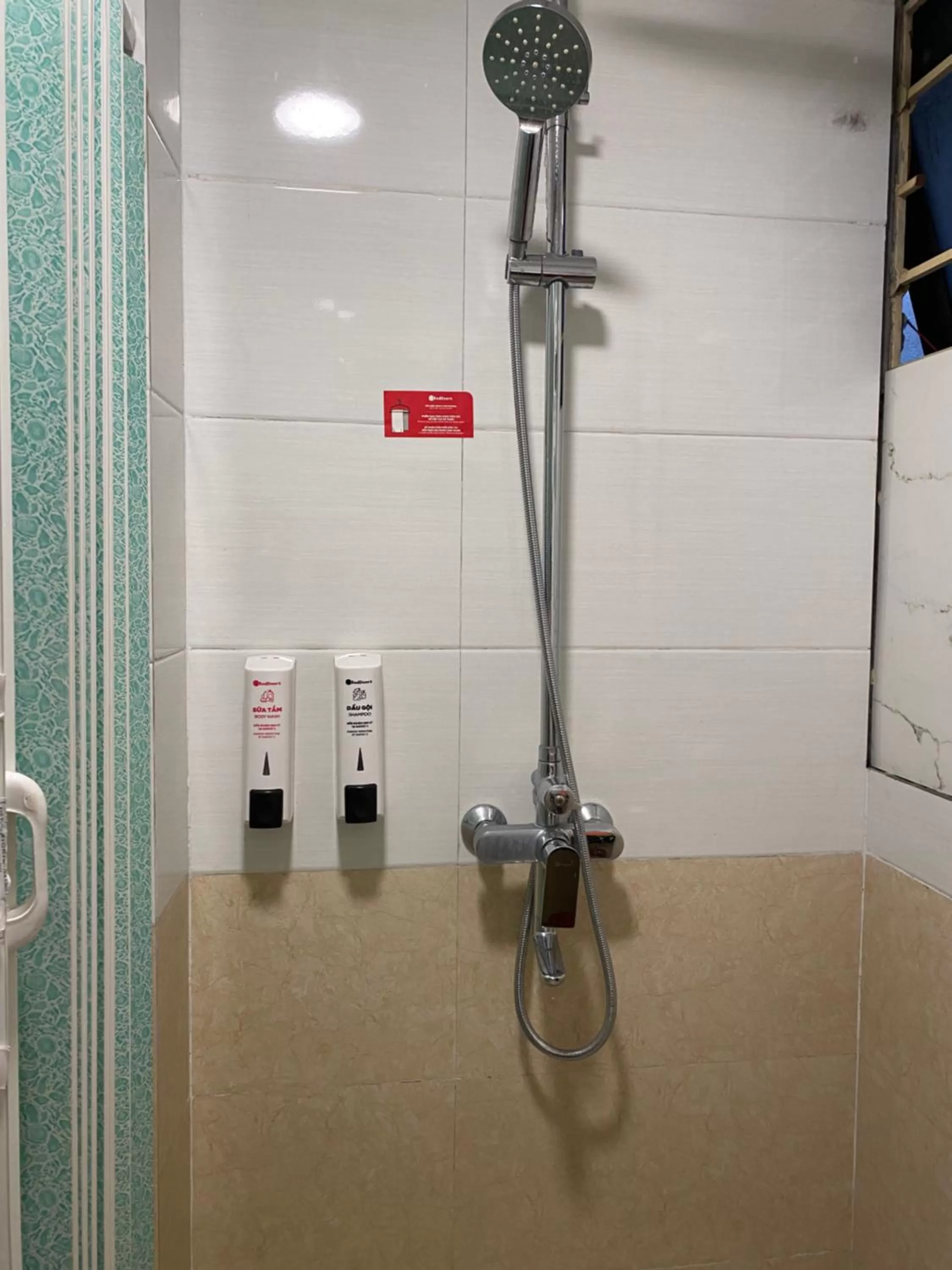 Shower in Sophie hotel