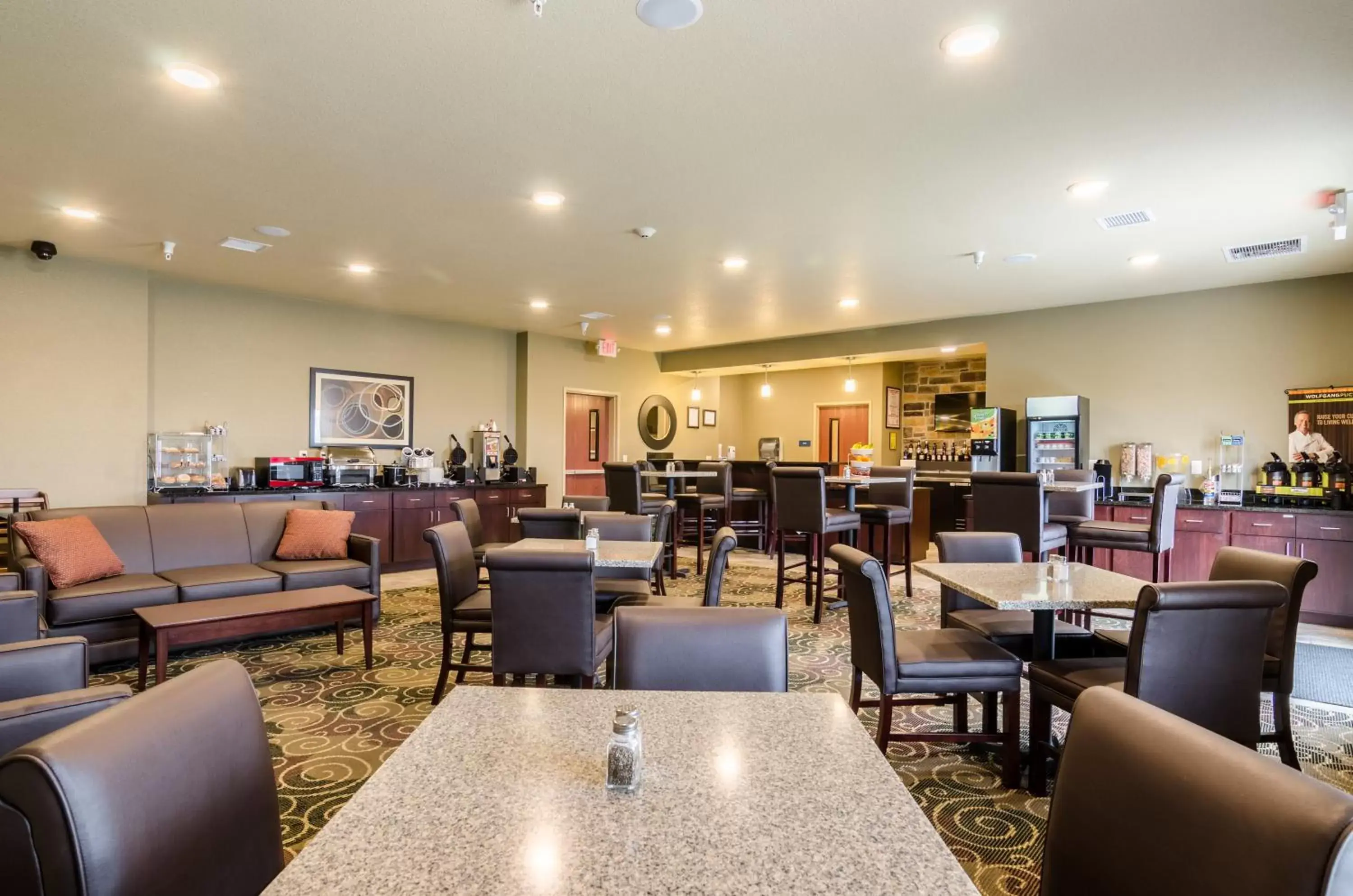 Breakfast in Cobblestone Hotel & Suites - McCook Breakfast in Cobblestone Hotel & Suites - McCook