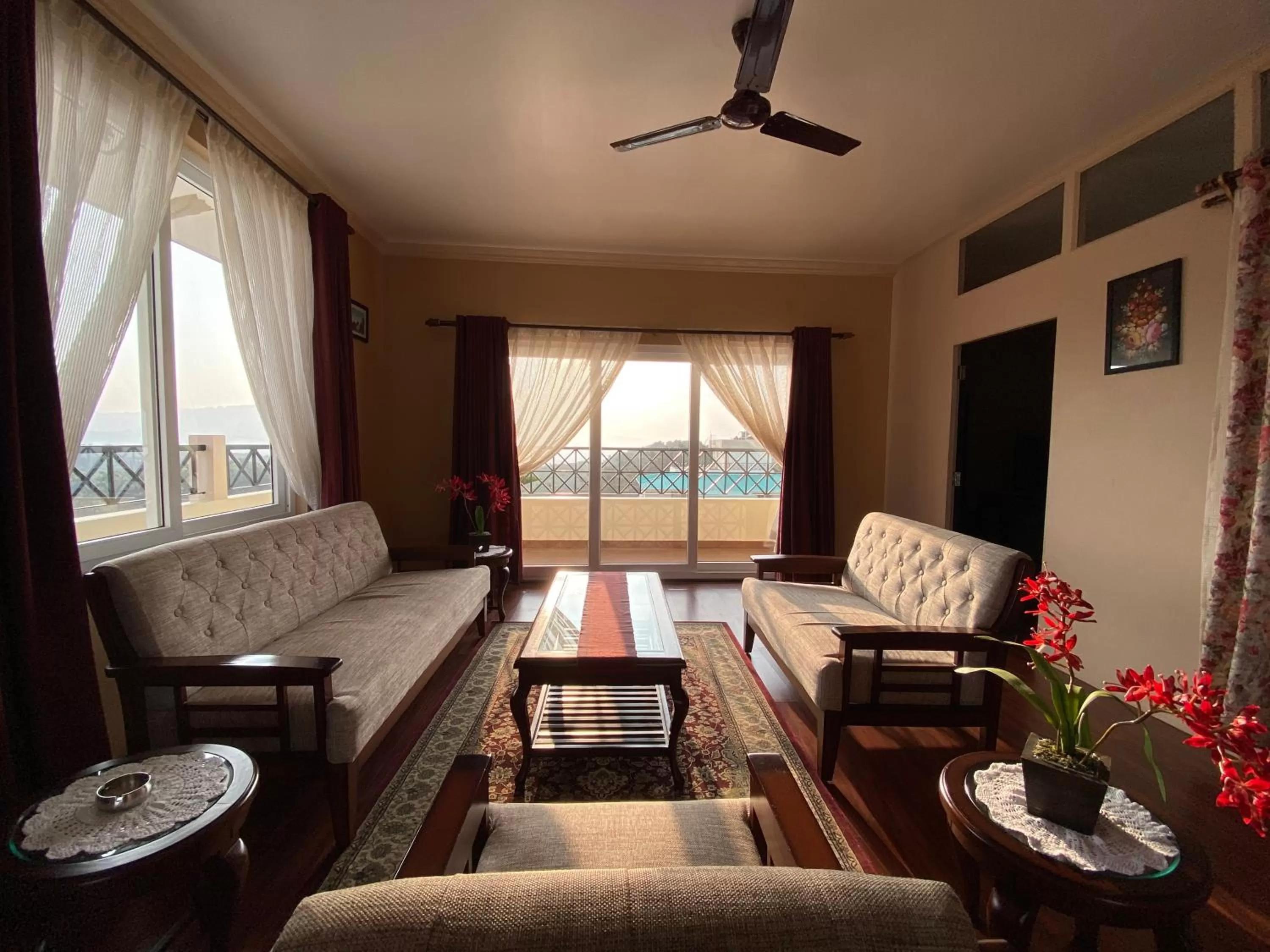 Seating area in Windermere Inn