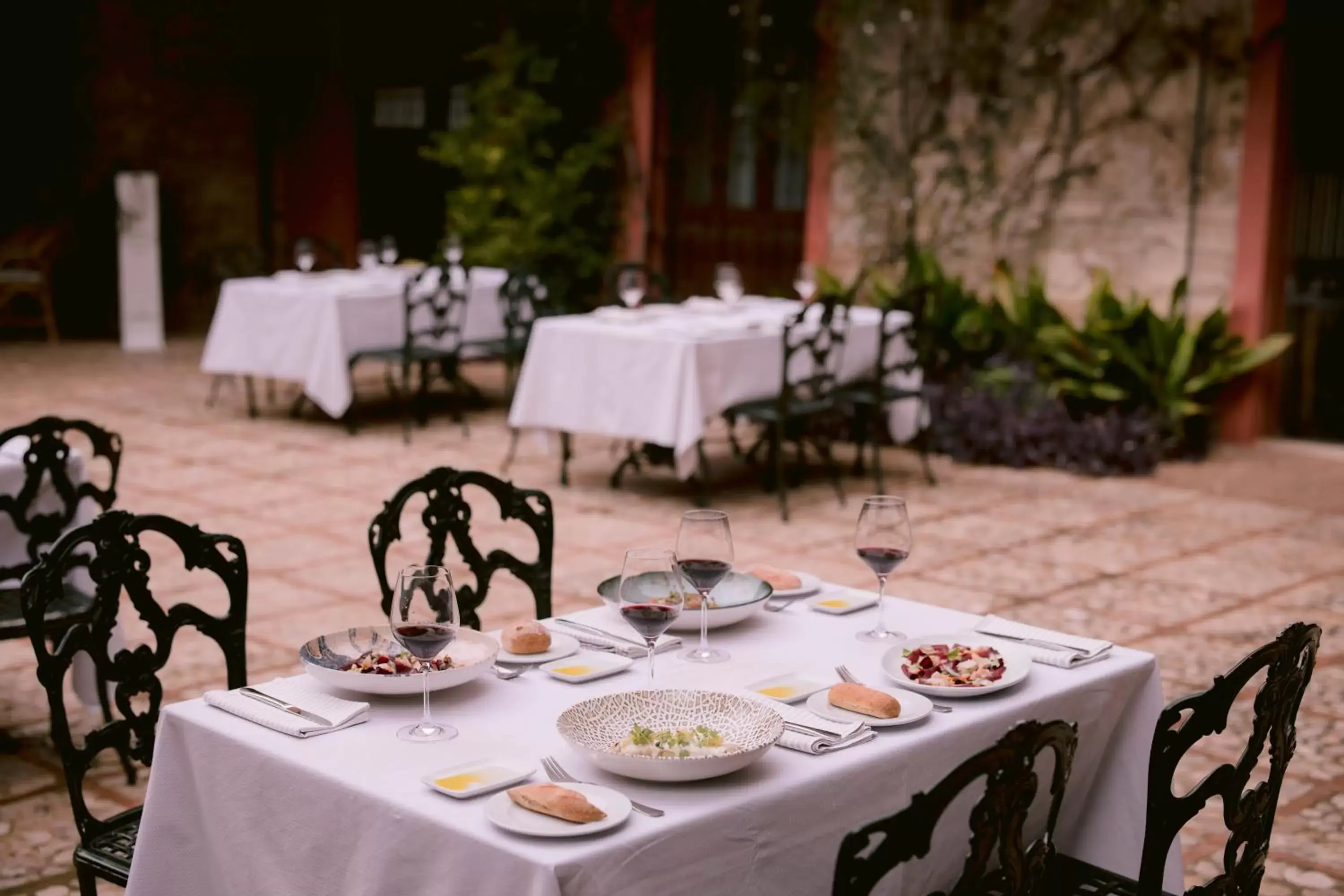 Balcony/Terrace, Restaurant/Places to Eat in Mont-Sant