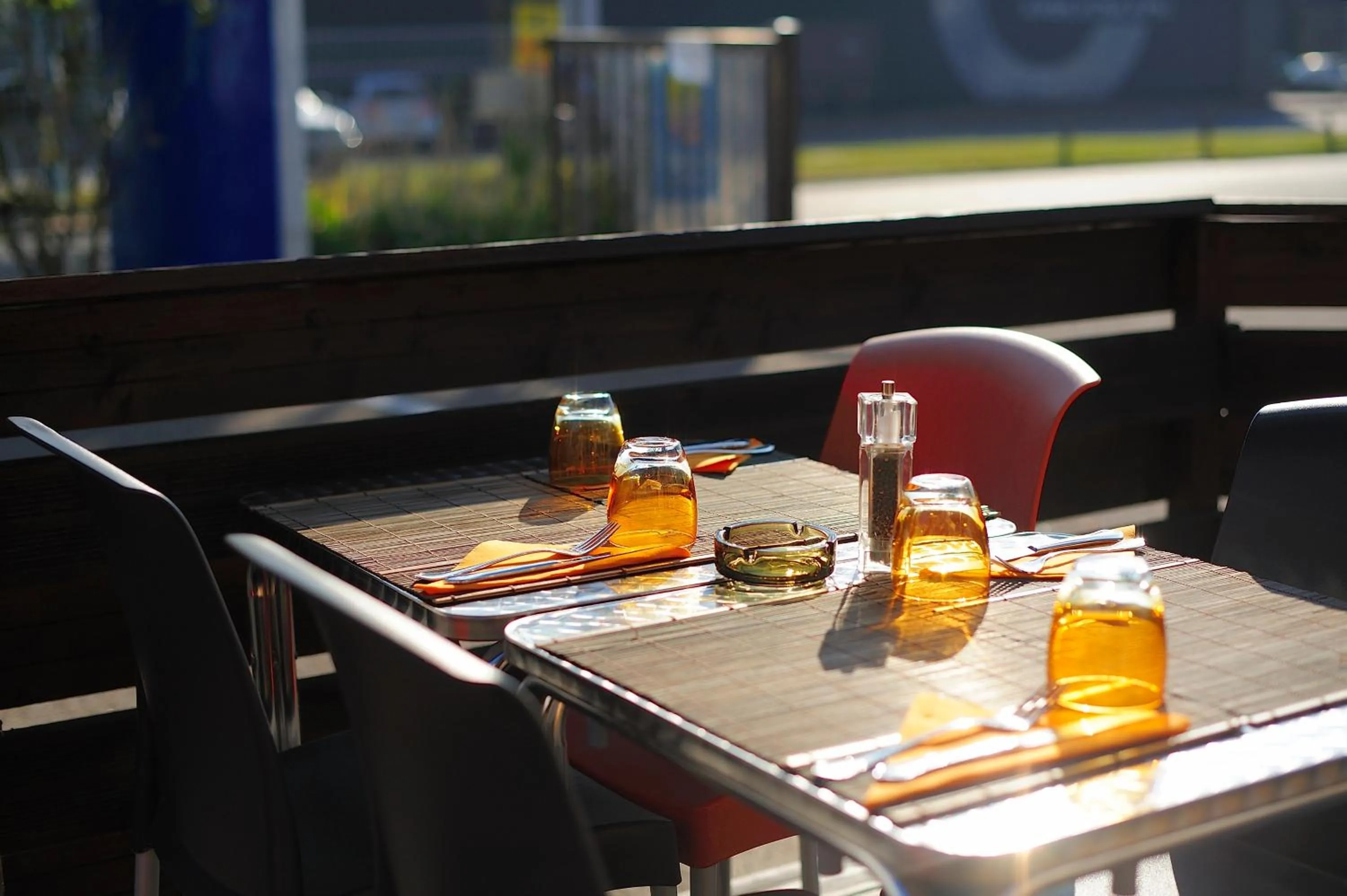 Patio, Restaurant/Places to Eat in Comfort Hotel Orleans Sud