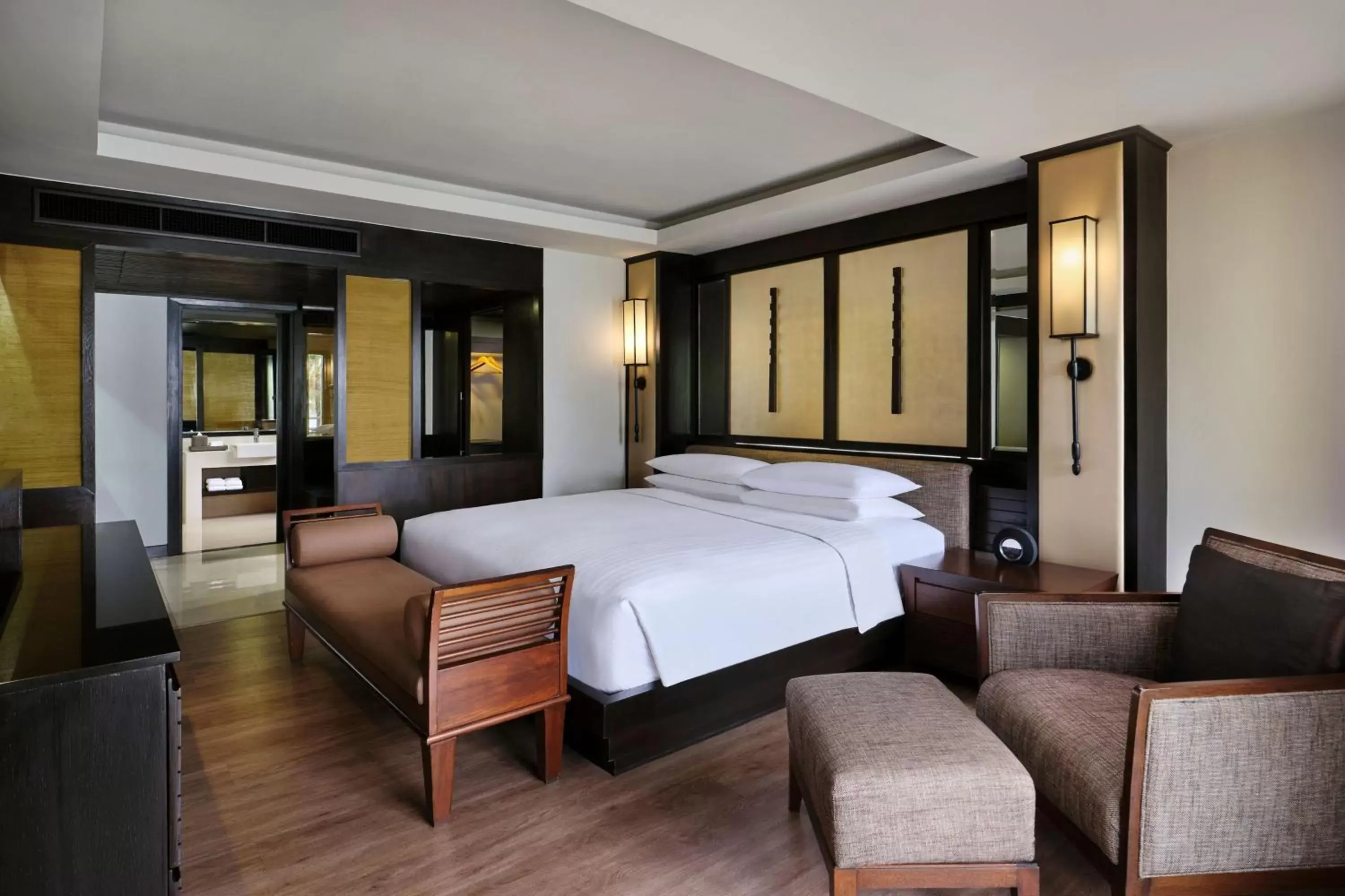 Bedroom, Bed in Phuket Marriott Resort & Spa, Merlin Beach