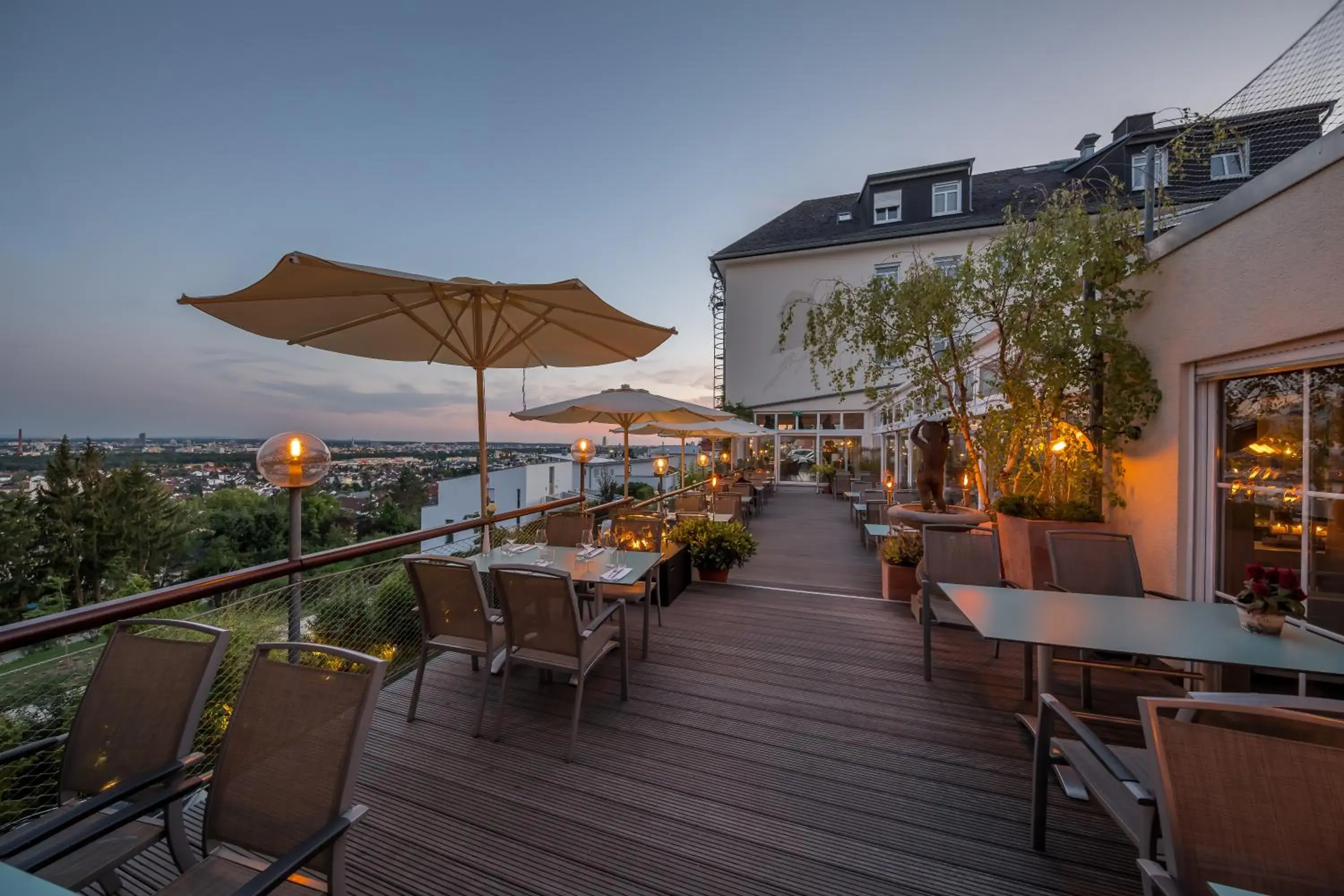 Balcony/Terrace, Restaurant/Places to Eat in Hotel Schöne Aussicht