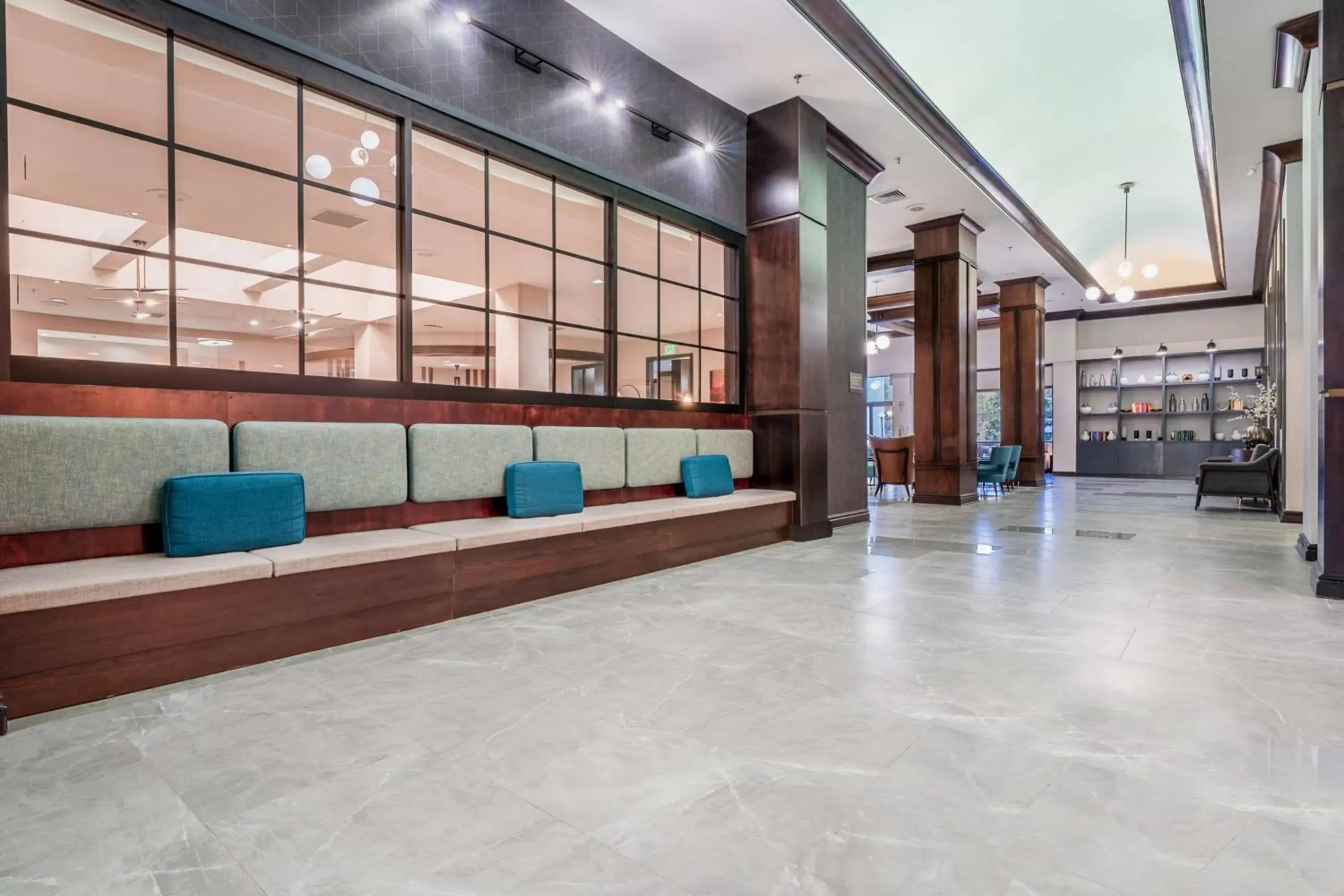 Lobby or reception in DoubleTree by Hilton South Charlotte Tyvola