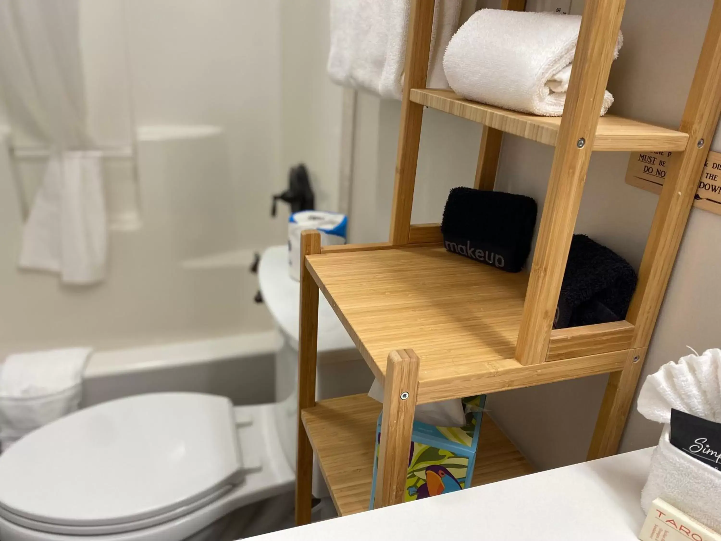 Bathroom in SkyRidge Inn