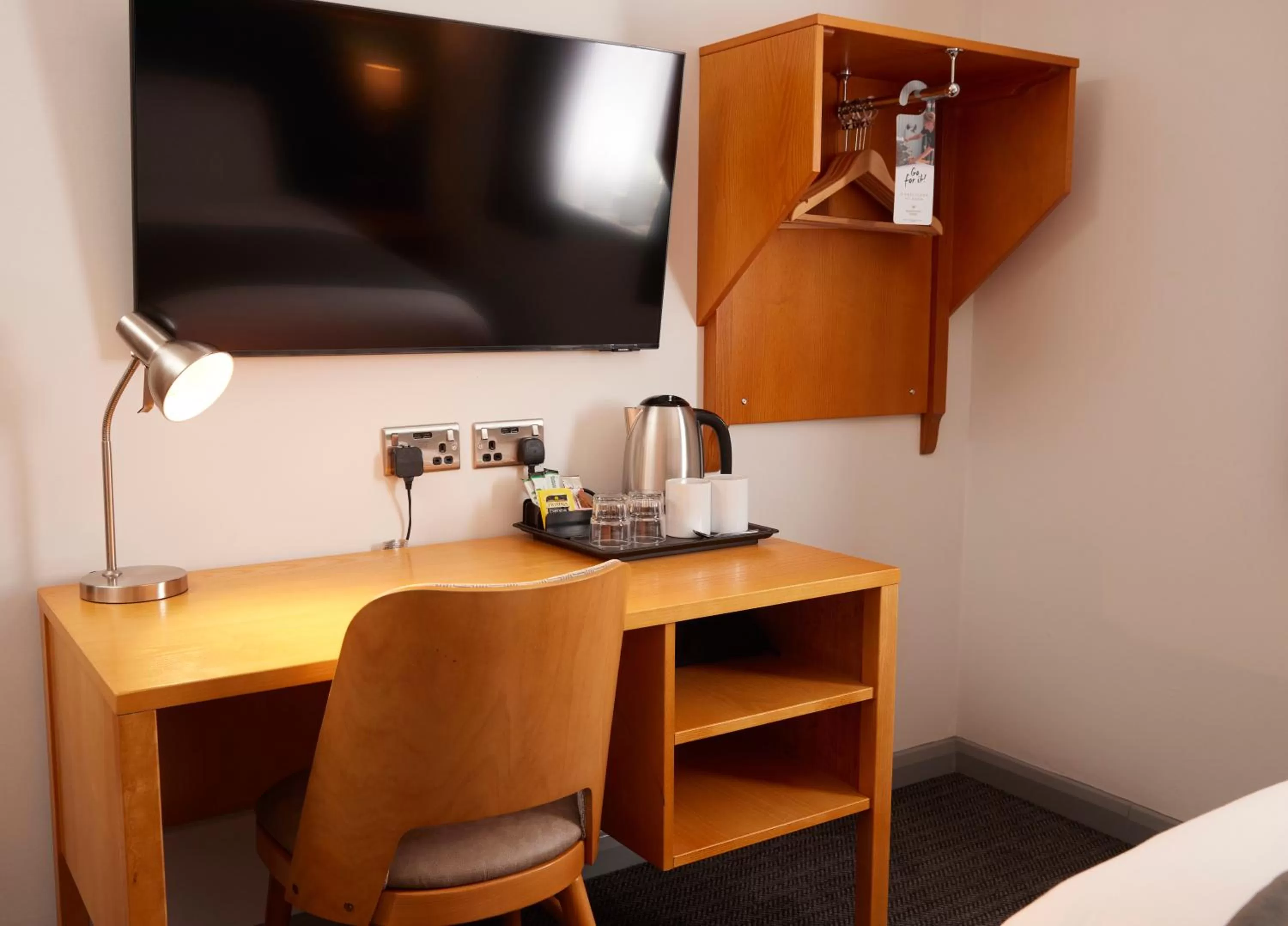 Coffee/tea facilities in Holmfield Arms by Greene King Inns