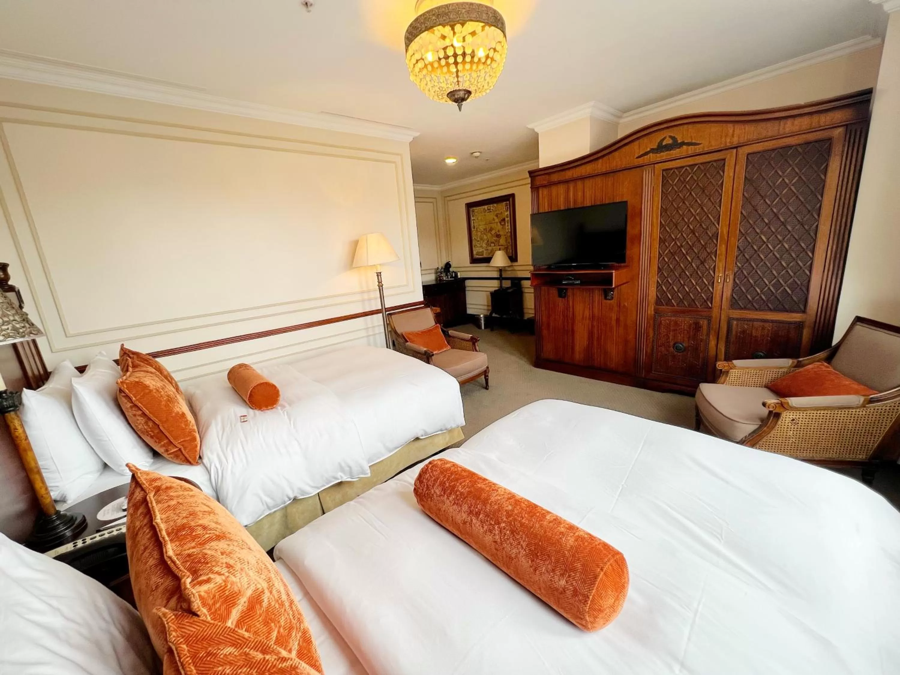 Bed in Plaza Grande Hotel