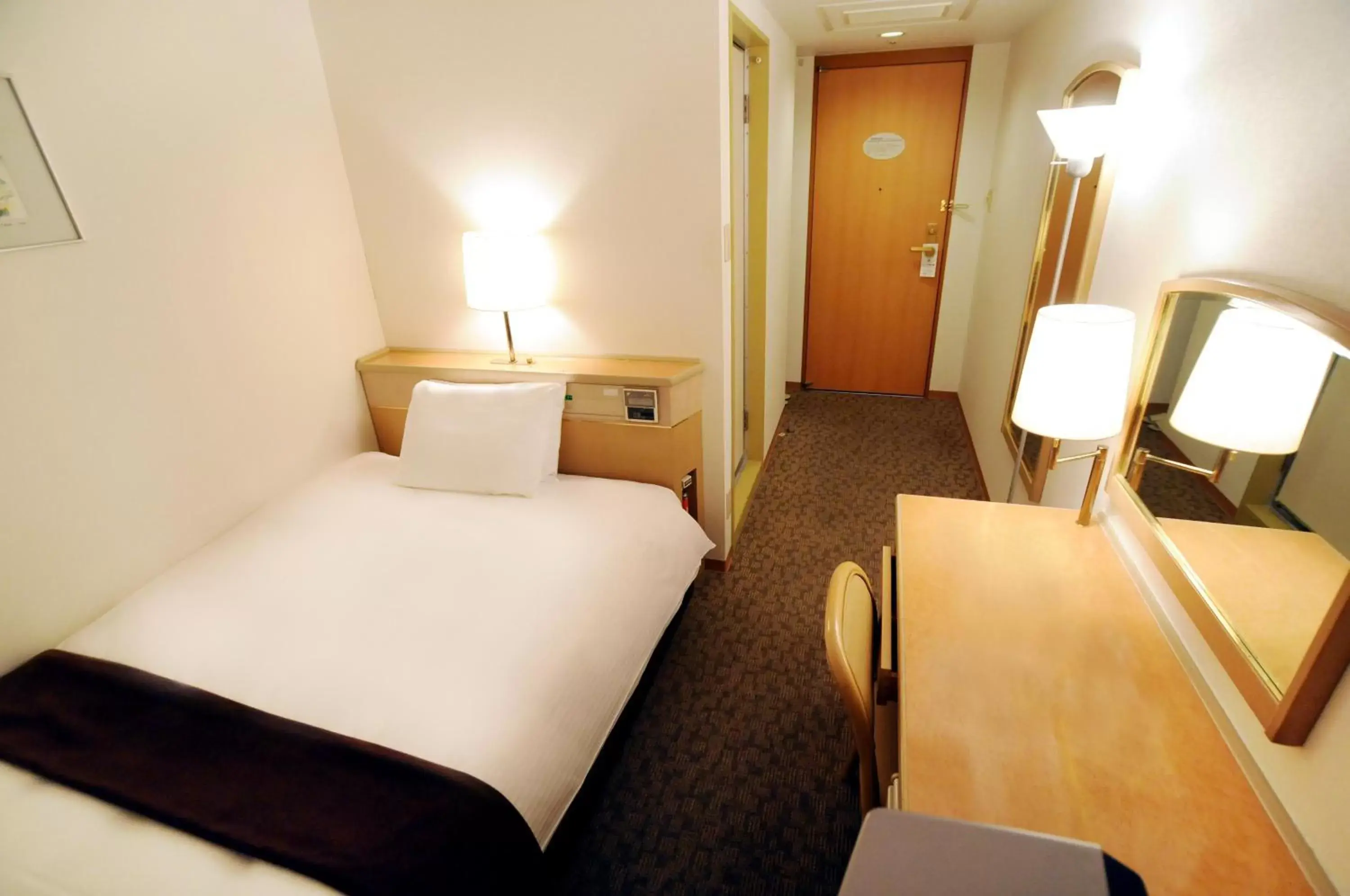 Photo of the whole room, Bed in Oita Regal Hotel