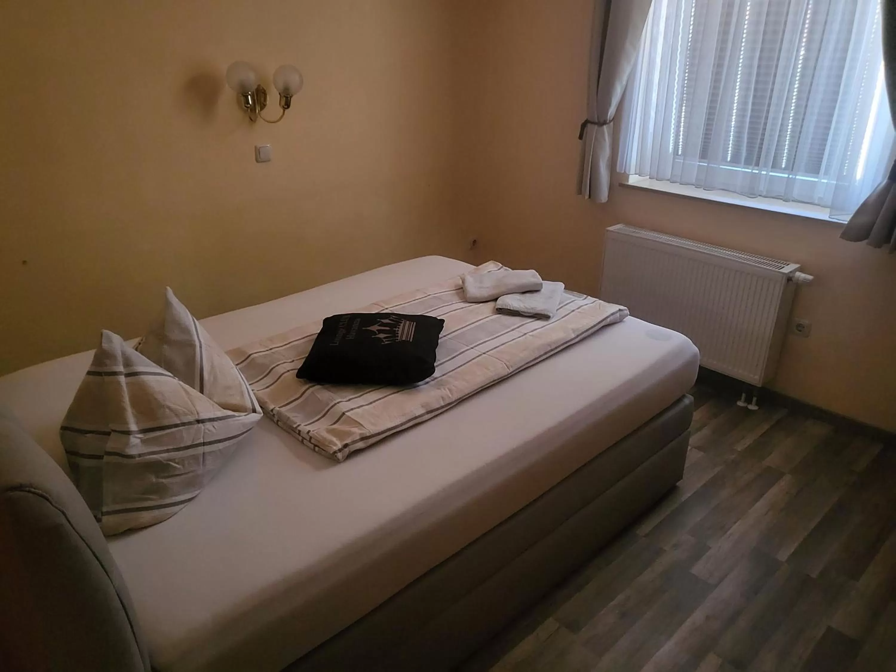 Bed in Pension Kuehnauer Hof