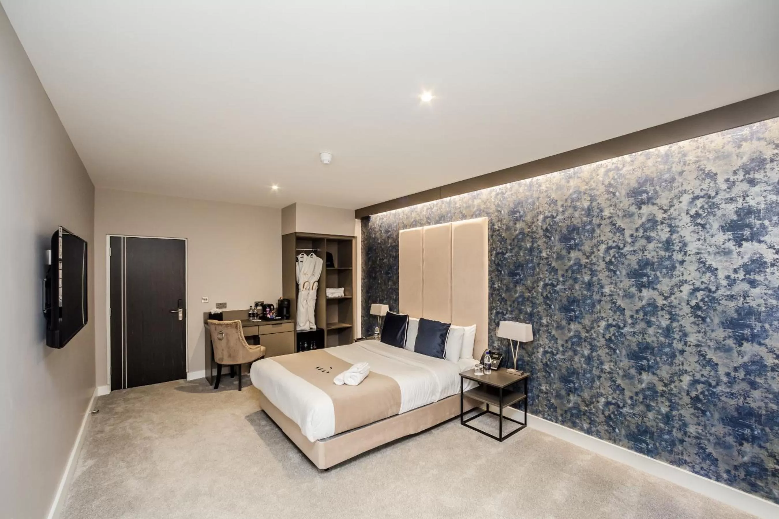 Bedroom, Bed in Stay Hotel