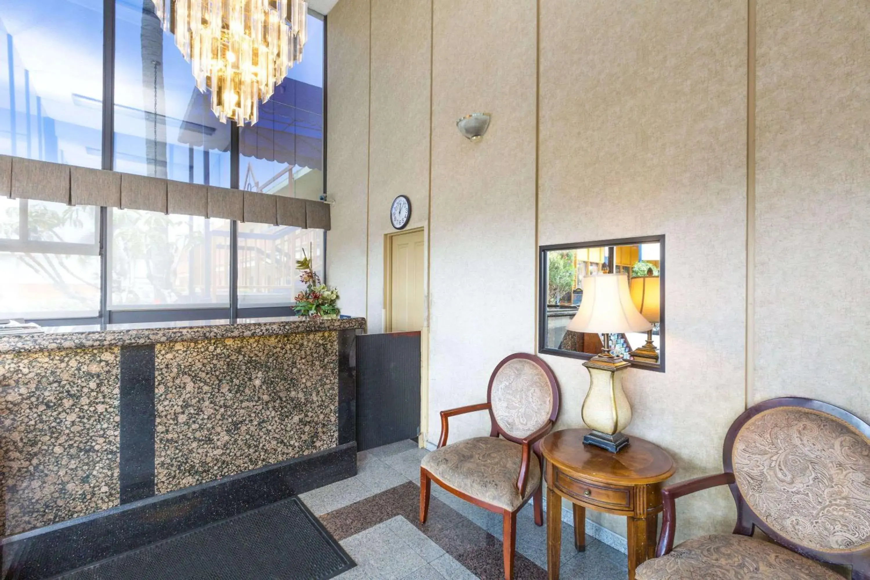 Lobby or reception in Days Inn by Wyndham Los Angeles LAX/VeniceBch/Marina DelRay