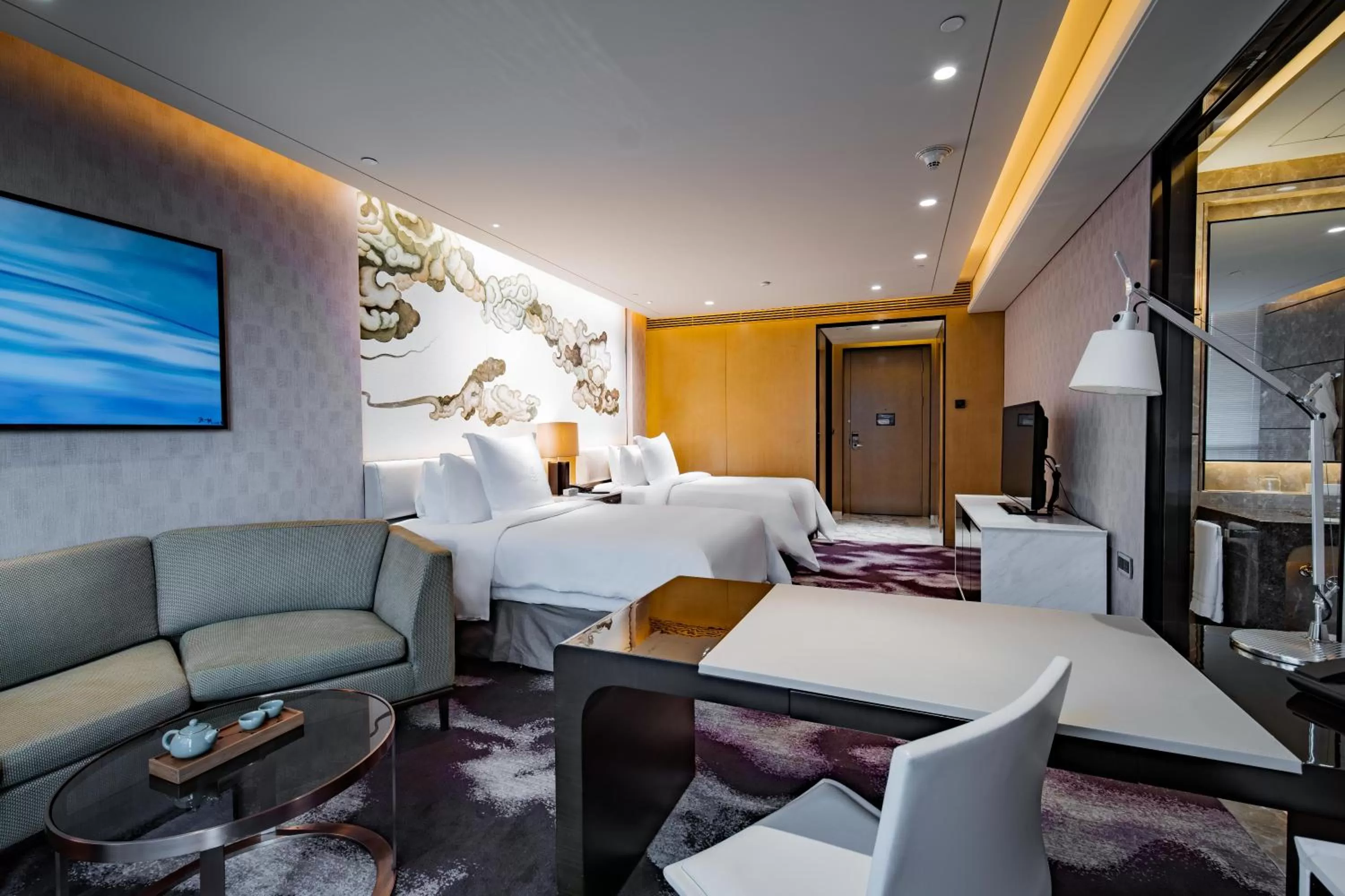 Bedroom in Four Seasons Hotel Shenzhen