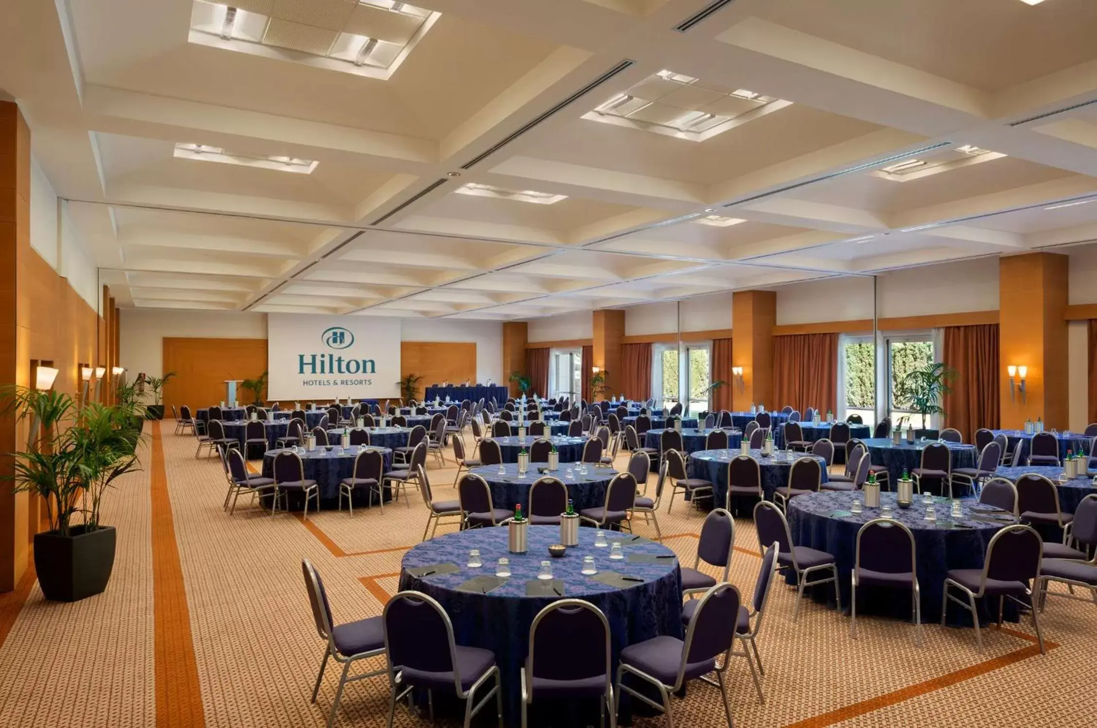 Meeting/conference room, Restaurant/Places to Eat in Hilton Rome Airport