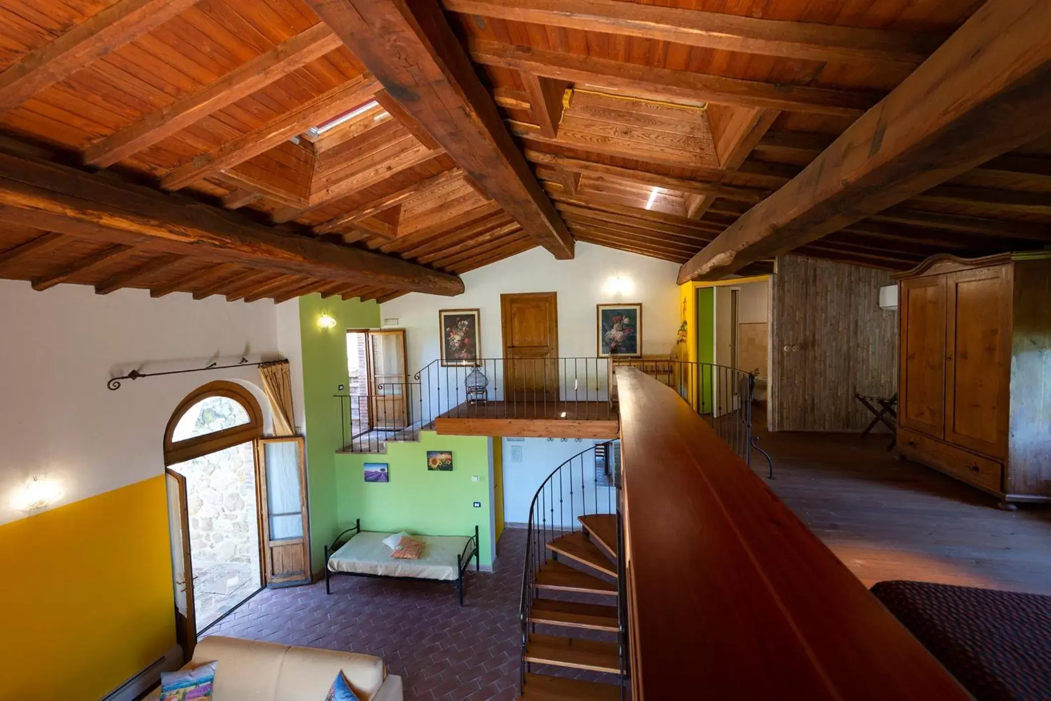 Living room, Kitchen/Kitchenette in Locanda Vesuna