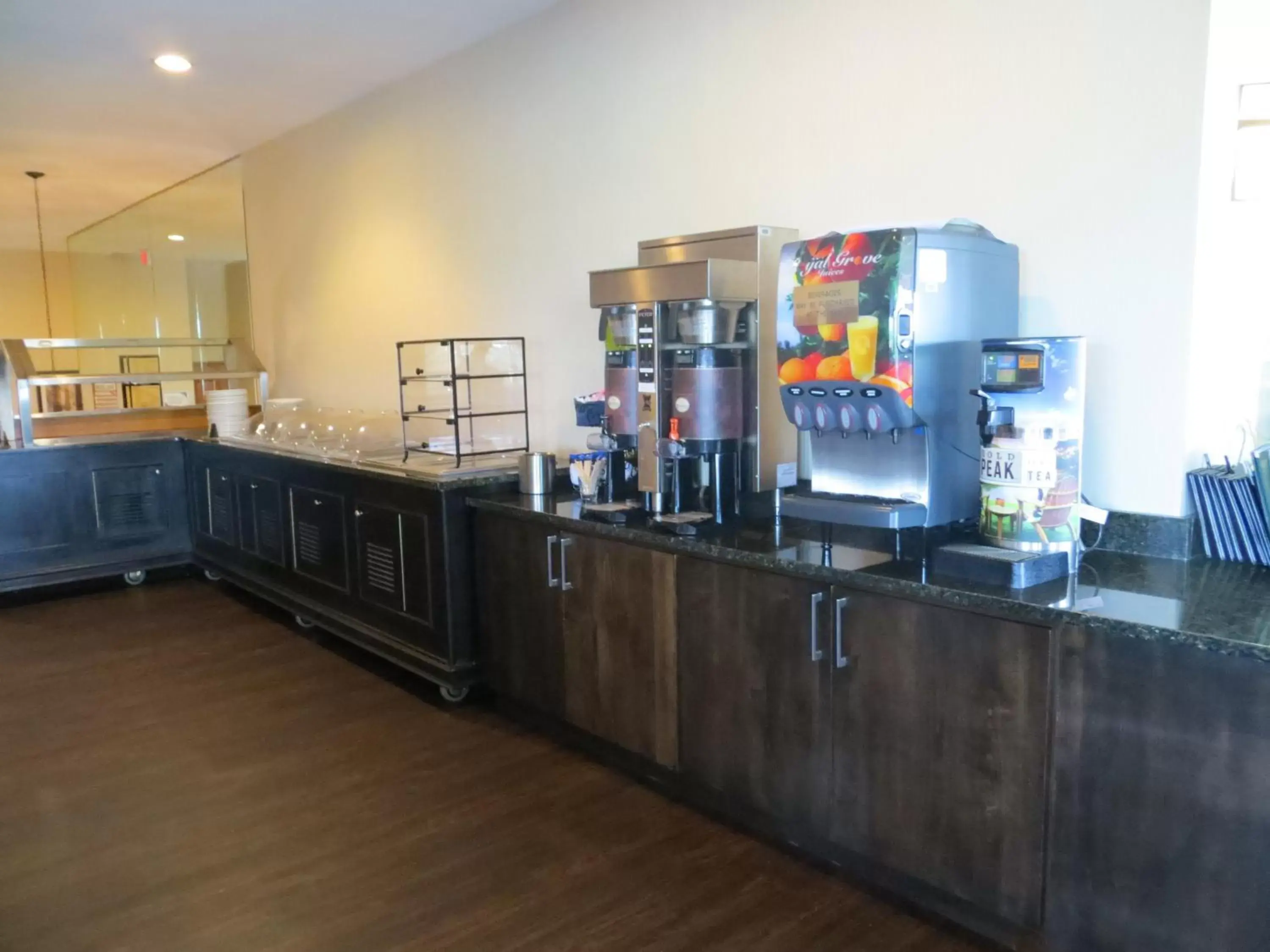 Food and drinks, Kitchen/Kitchenette in Radisson Hotel Colorado Springs