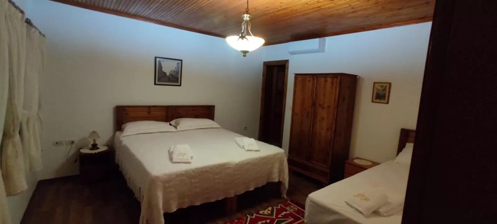 Bed in Guest House J.Prifti