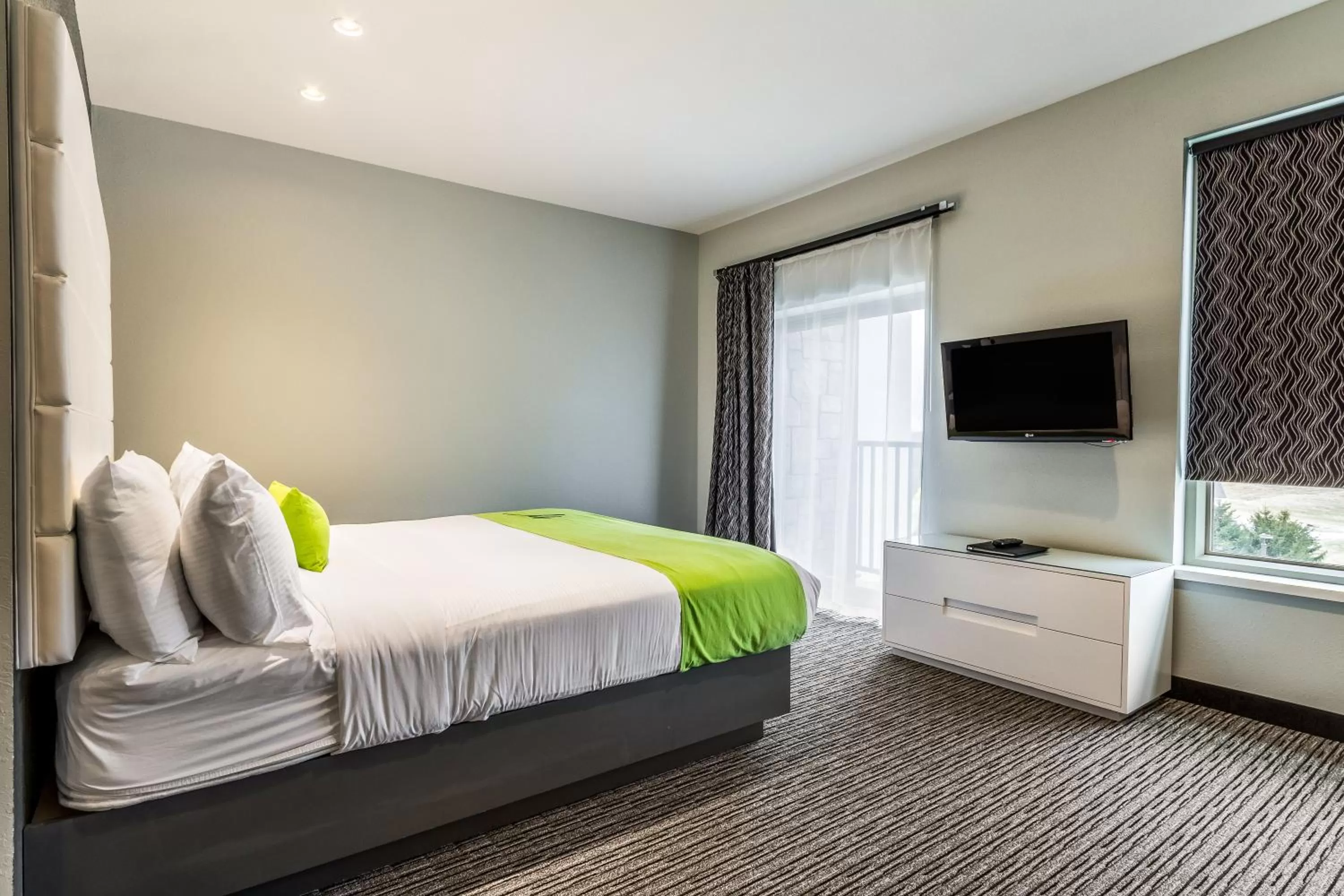 Bed in The Wallhouse Hotel, an Ascend Collection Hotel