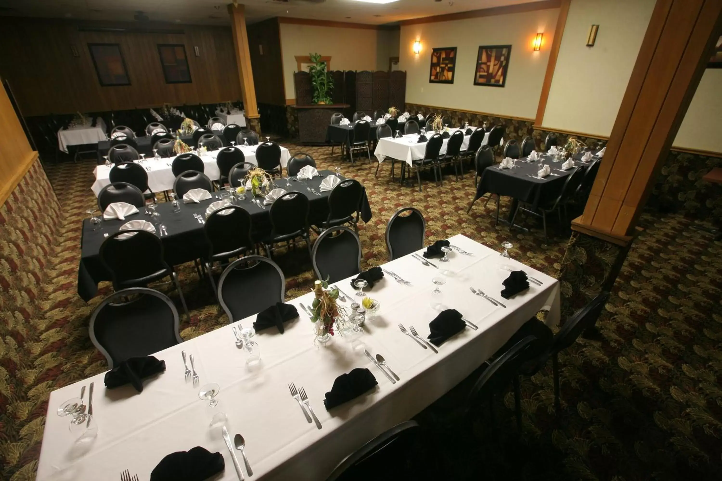 Banquet/Function facilities, Restaurant/Places to Eat in Travelodge by Wyndham Brandon