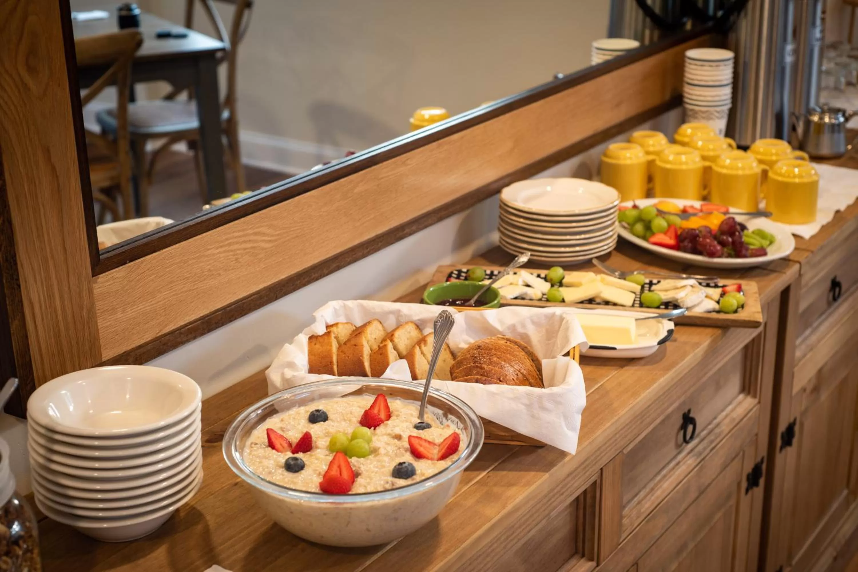 Breakfast in Arcady Mountain Motor Lodge