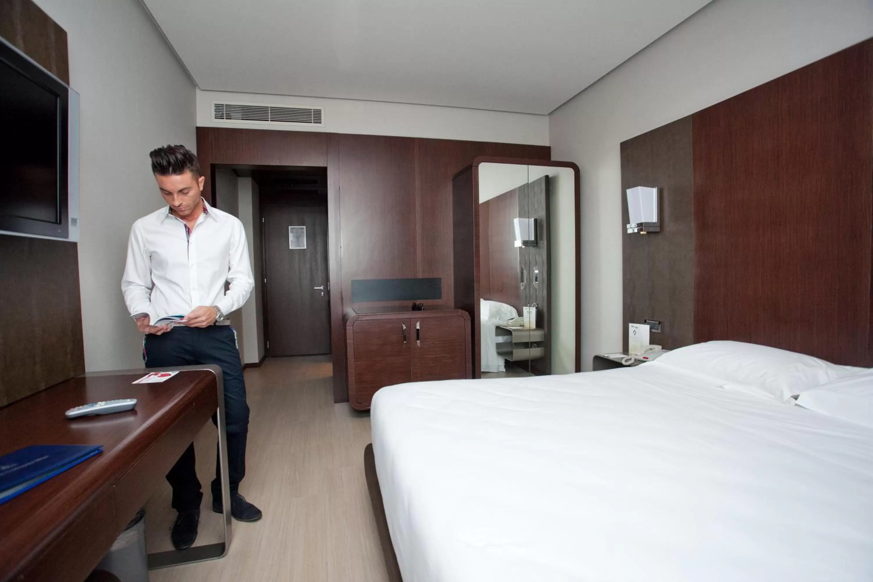 Photo of the whole room, Bed in Best Western Hotel Goldenmile Milan