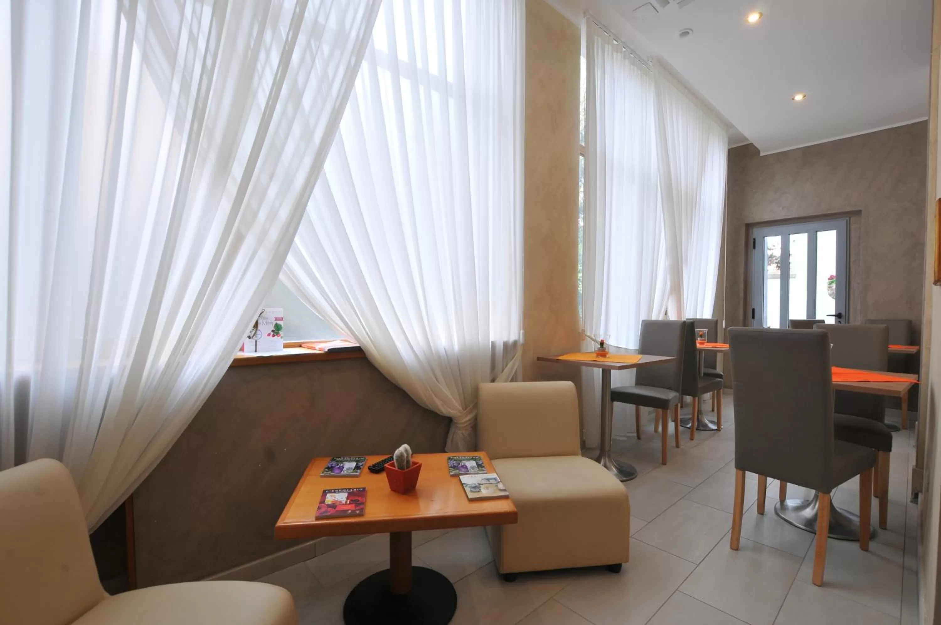 Lounge or bar in Hotel Montecarlo