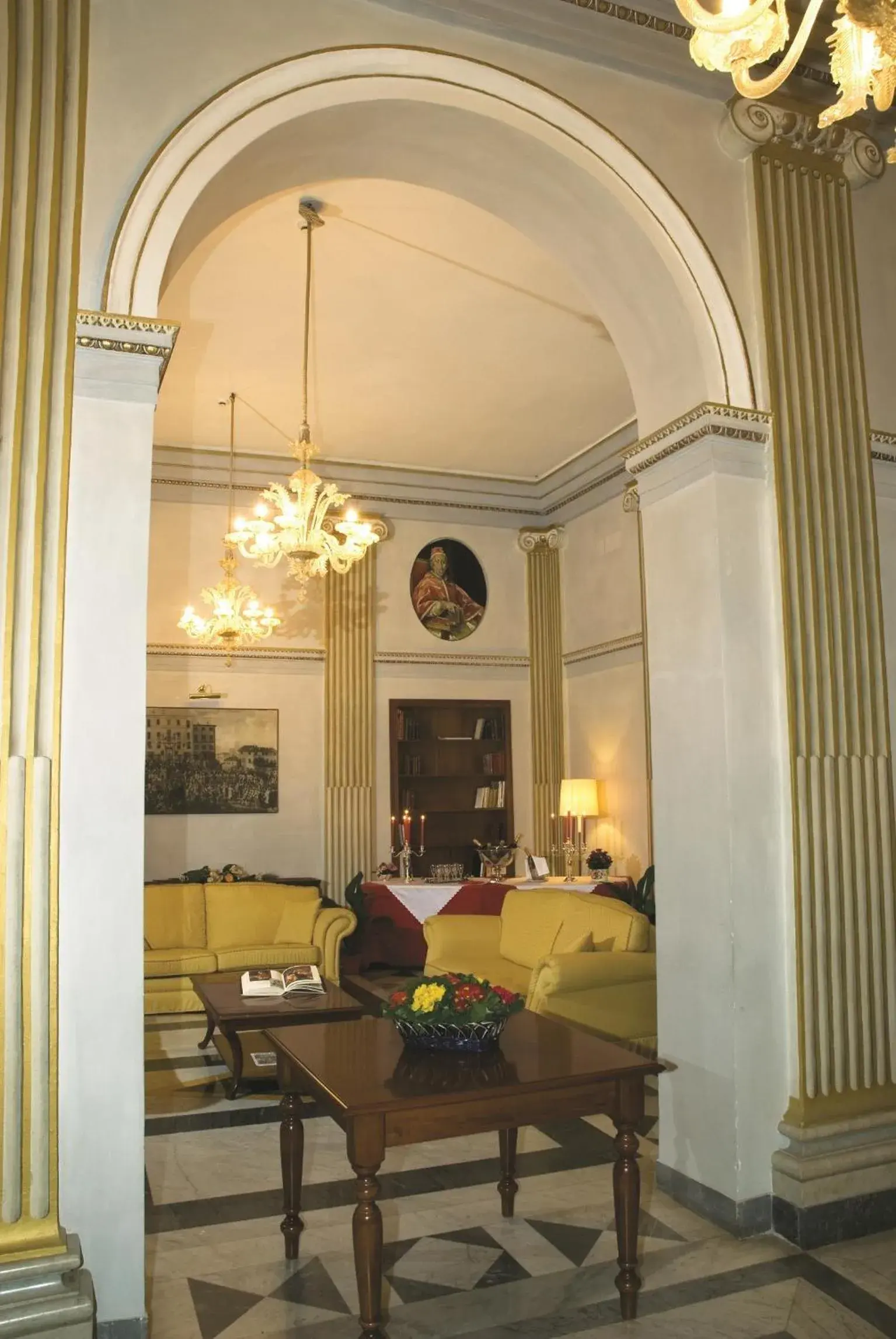 Communal lounge/ TV room in Antico Palazzo Rospigliosi
