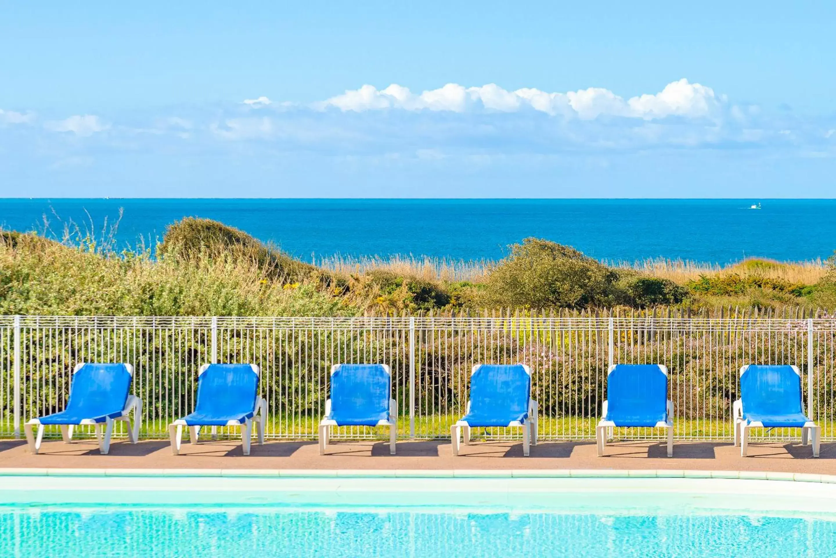 Sea view, Beach in Lagrange Vacances L’Estran