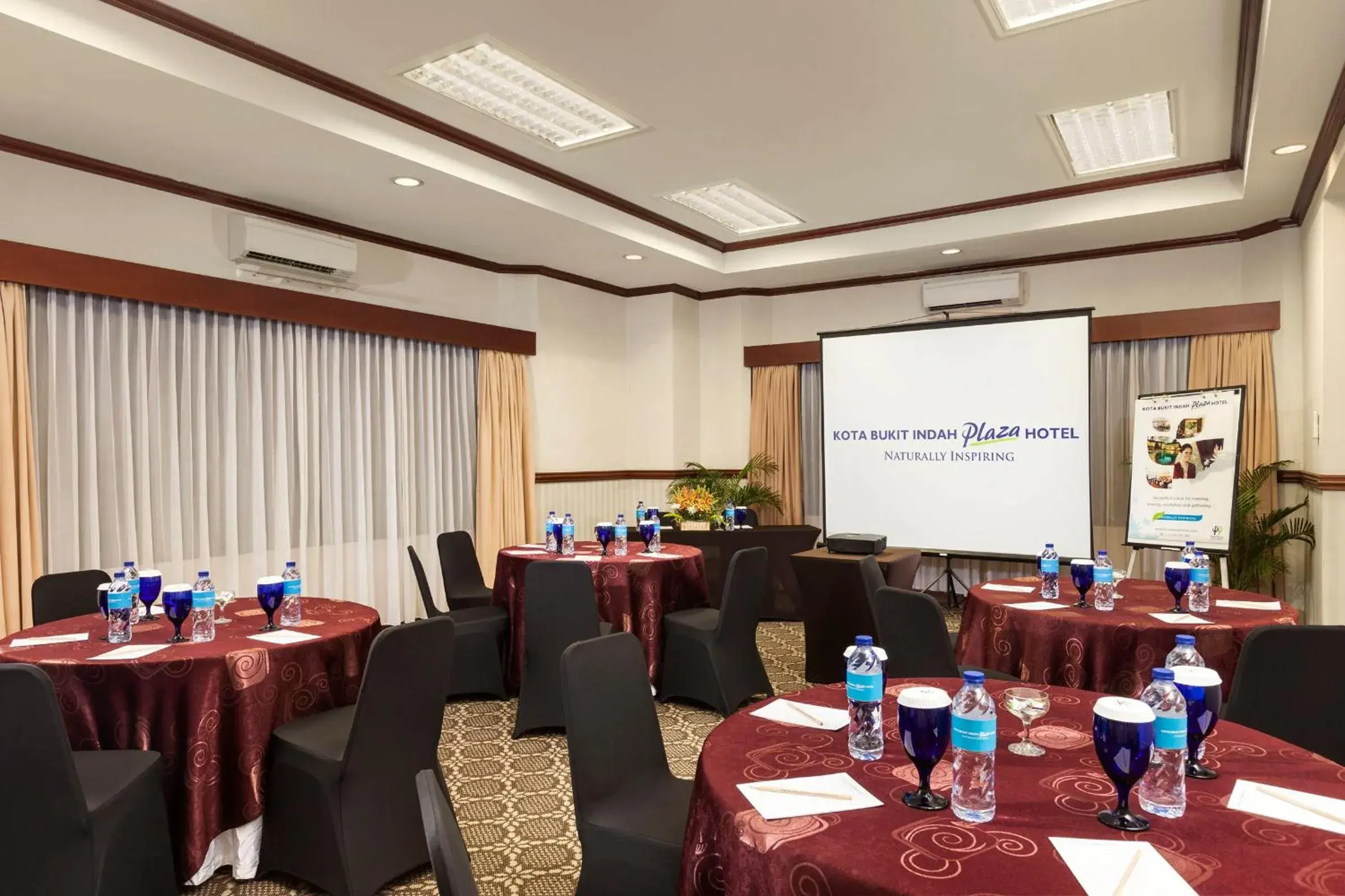 Business facilities, Restaurant/Places to Eat in Prime Plaza Hotel Purwakarta