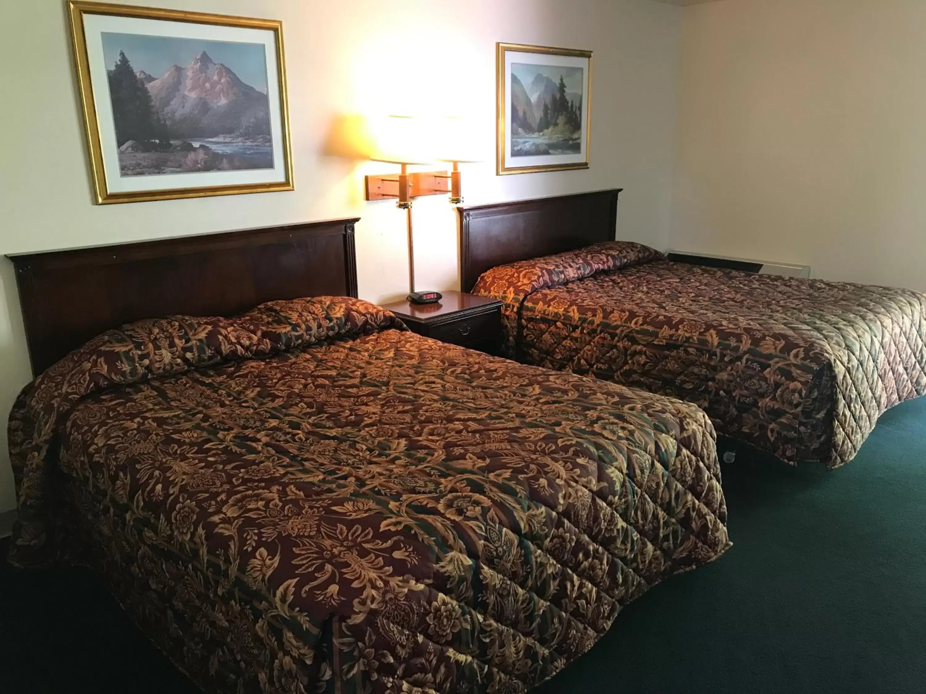 Bed in Sequim Bay Lodge