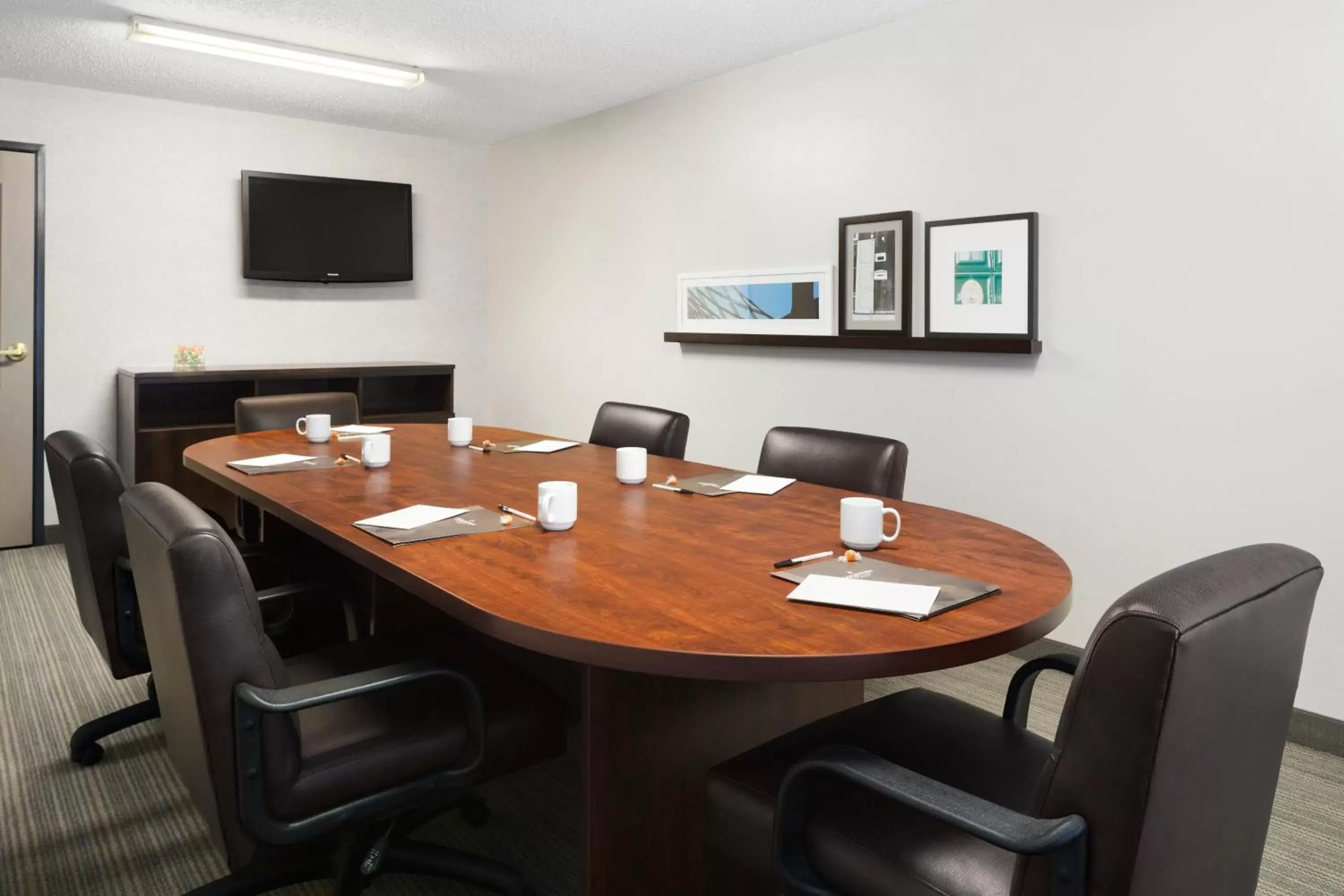 Meeting/conference room in Country Inn & Suites by Radisson, Columbus Airport, OH